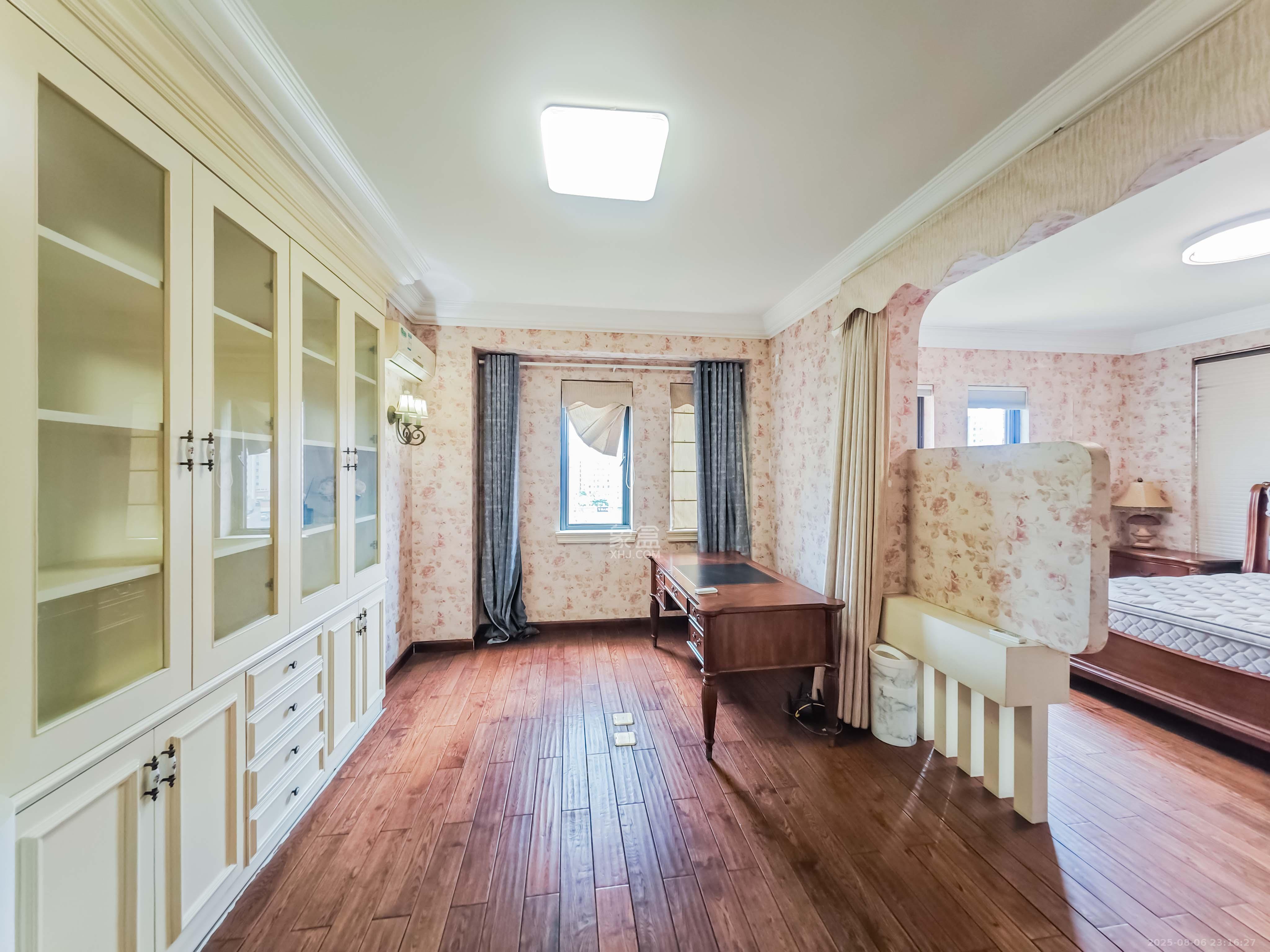 绿城桂花城  4室2厅2卫    195.0万卧室