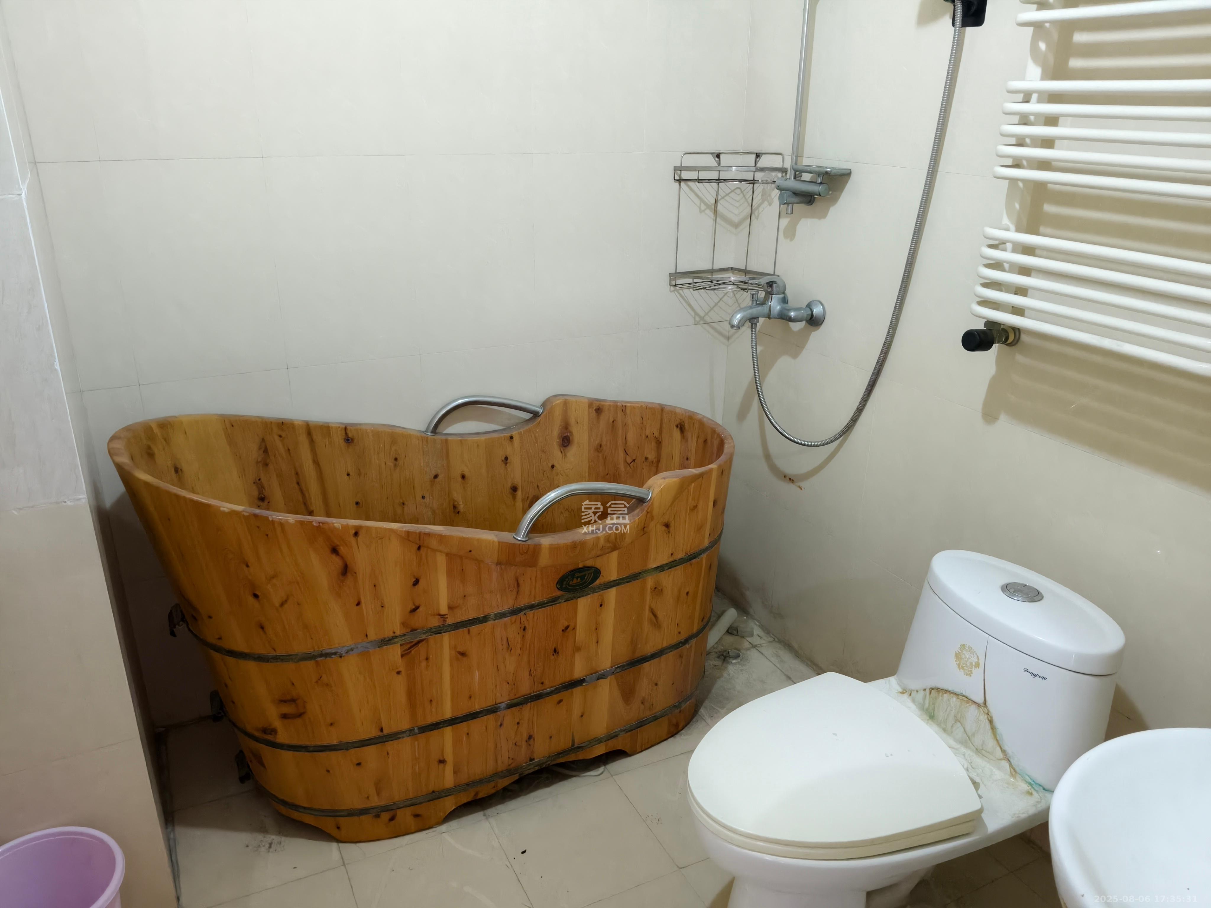 沁园春 3室2厅2卫 3200.0元/月 沁园春 3室2厅2卫 3200.0元/月室内图