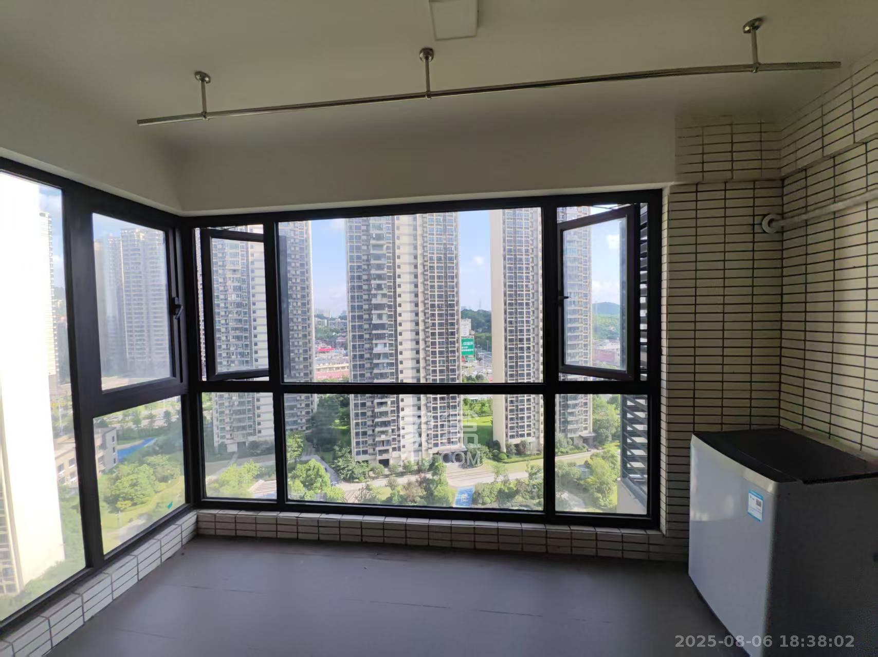 时代年华 3室2厅2卫 1900.0元/月 时代年华 3室2厅2卫 1900.0元/月室内图