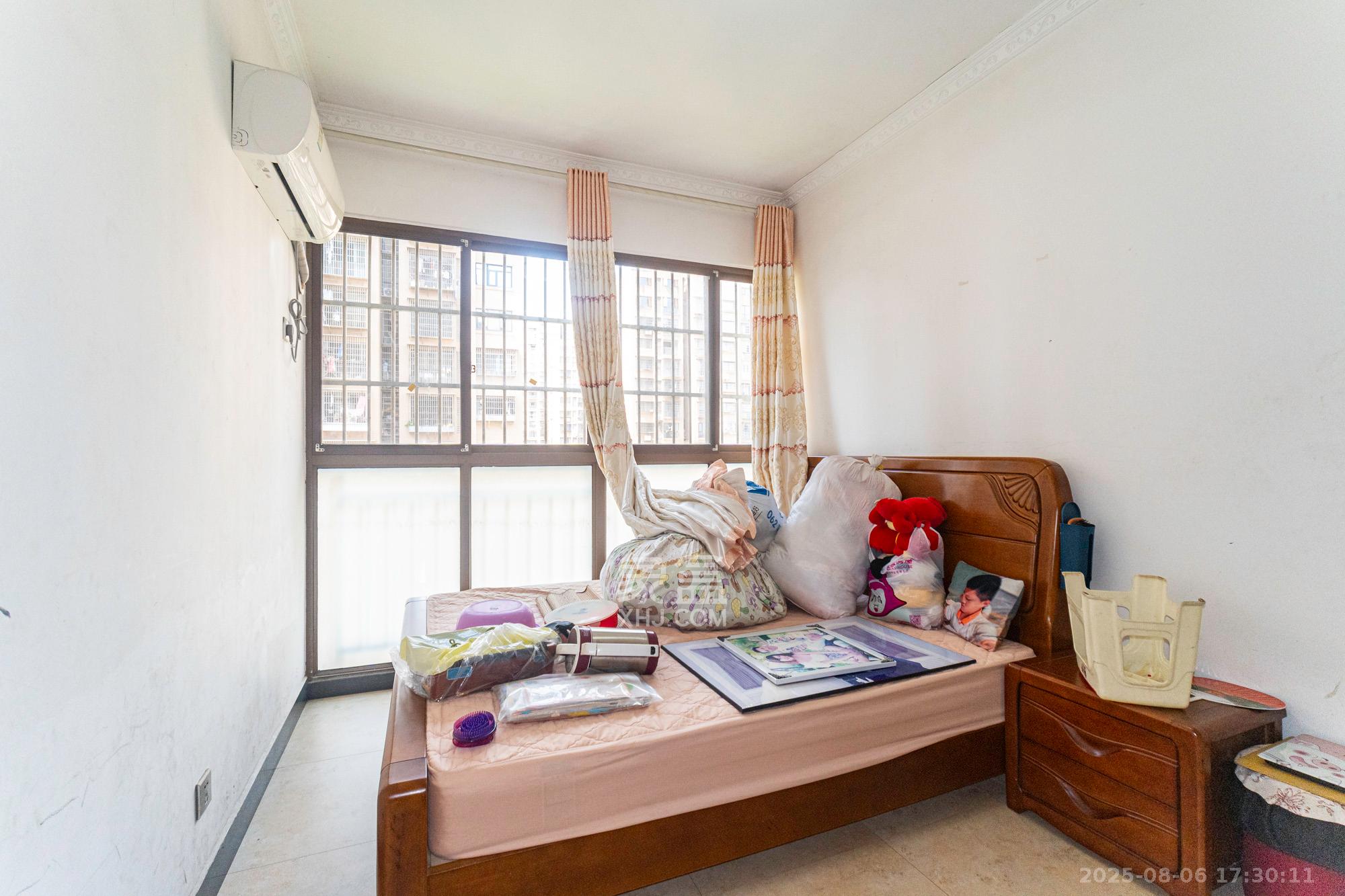 四季星城  3室2厅2卫    66.0万 四季星城  3室2厅2卫    66.0万卧室