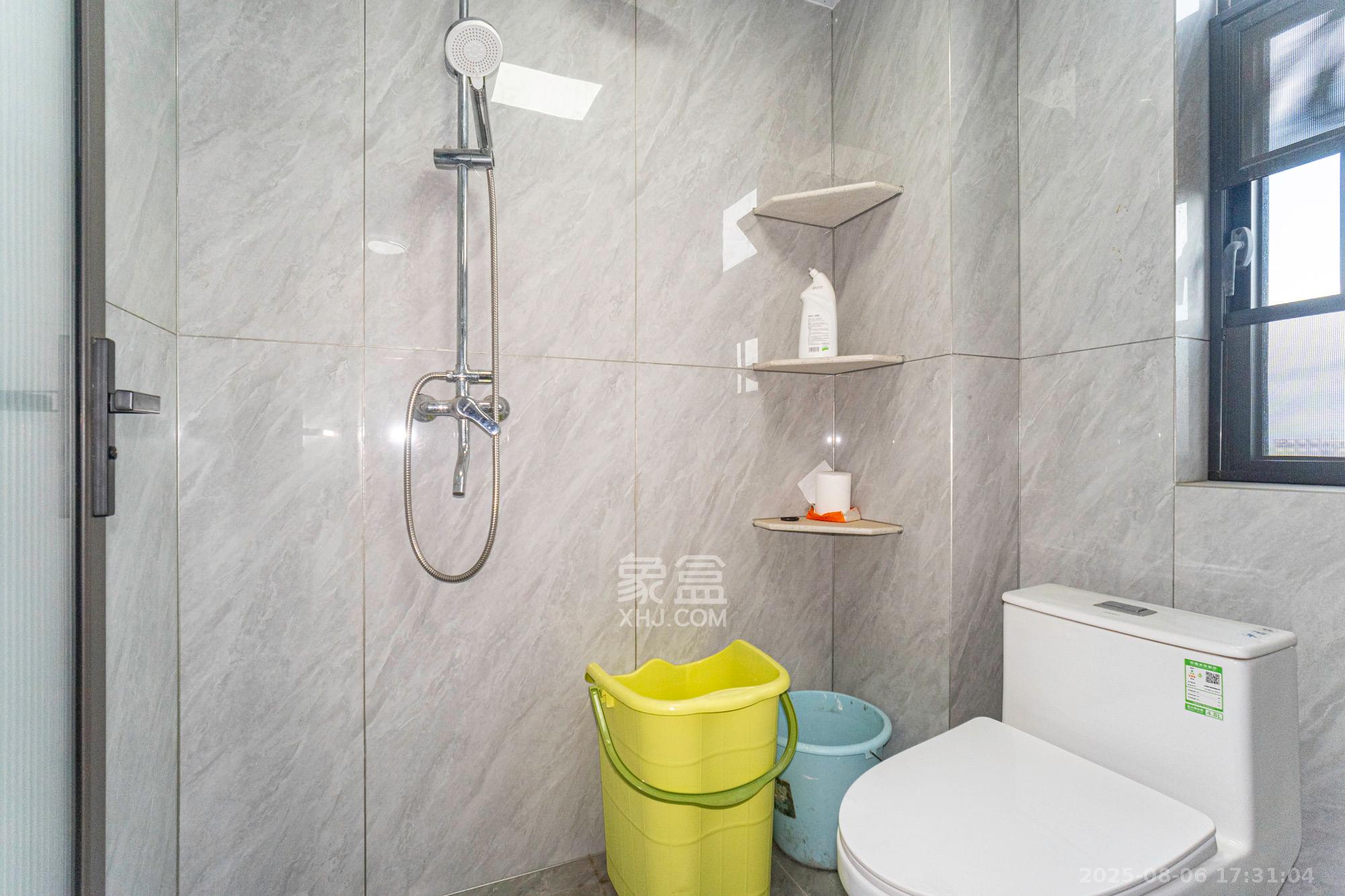 盛地东方芯府 3室2厅1卫 79.8万 盛地东方芯府 3室2厅1卫 79.8万卫生间