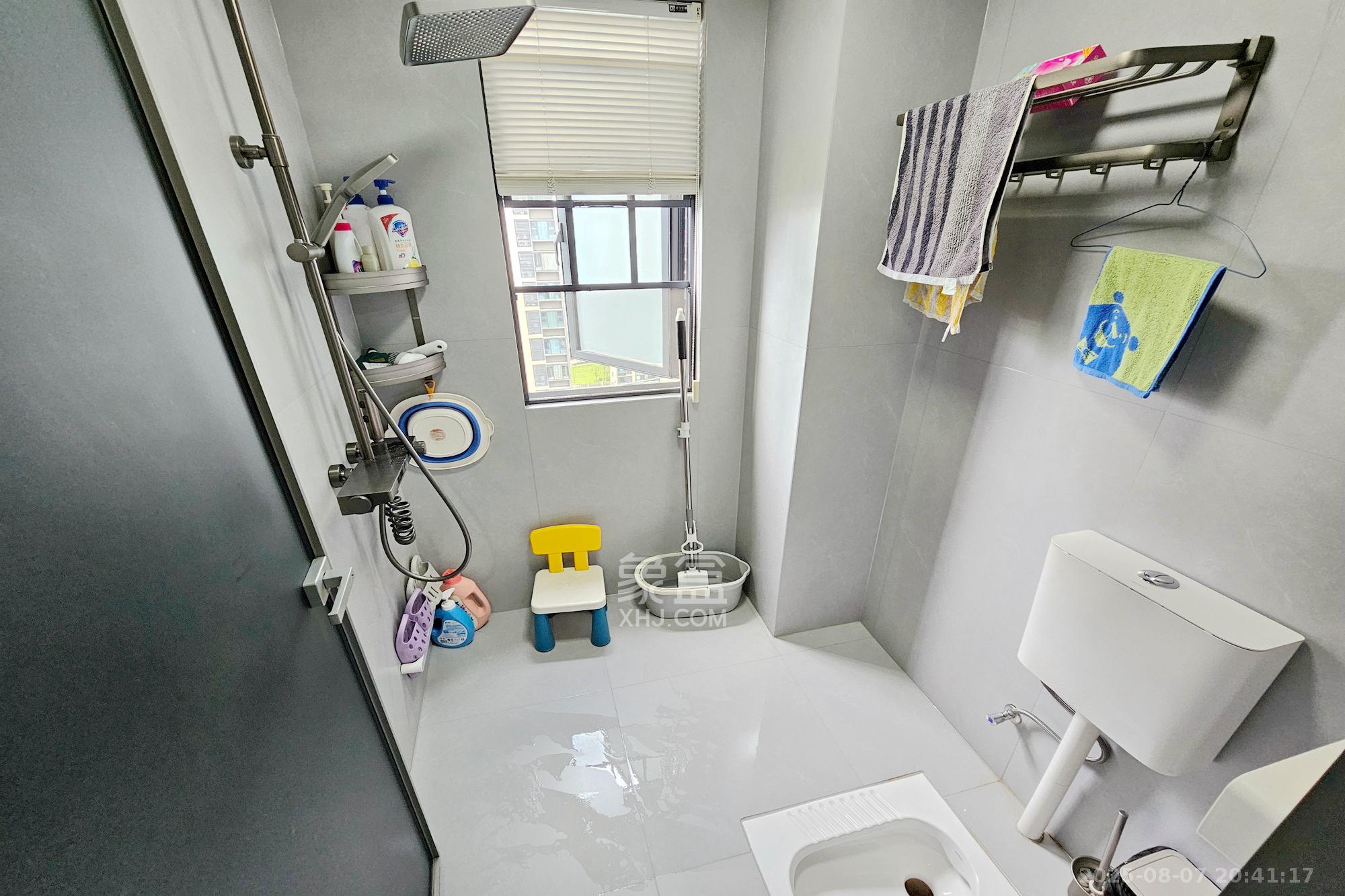 润和星河玥 4室2厅2卫 170.0万 润和星河玥 4室2厅2卫 170.0万卫生间