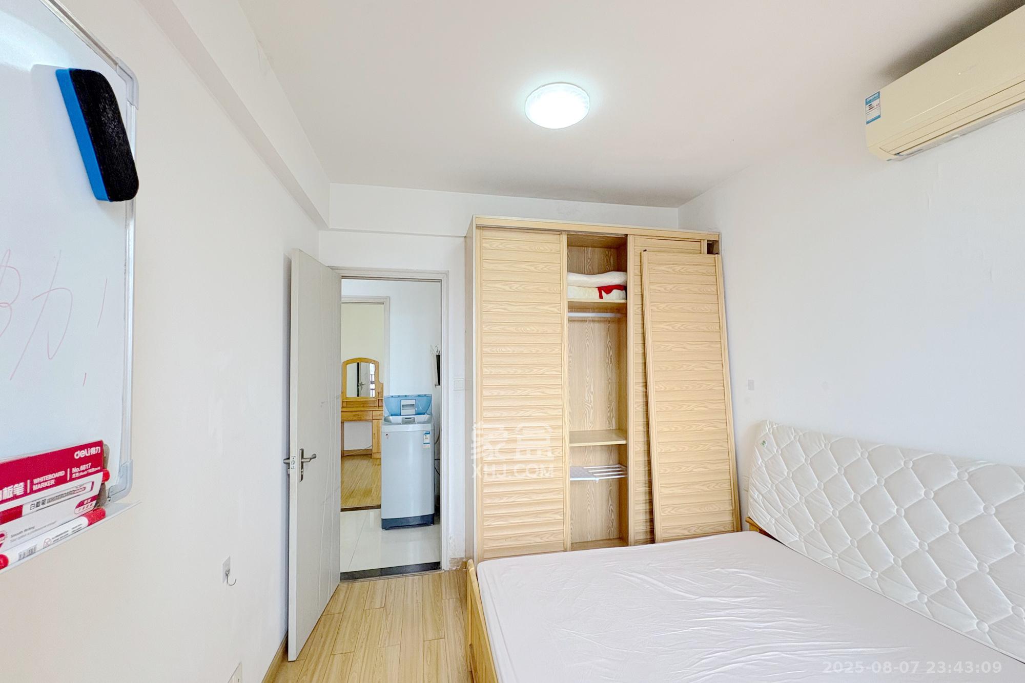 铂宫  2室2厅1卫    95.0万卧室