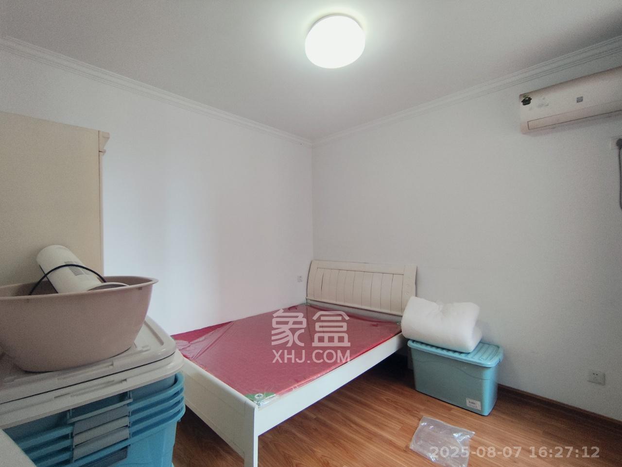 辉宏橄榄城  3室1厅1卫    1800.0元/月 辉宏橄榄城  3室1厅1卫    1800.0元/月室内图