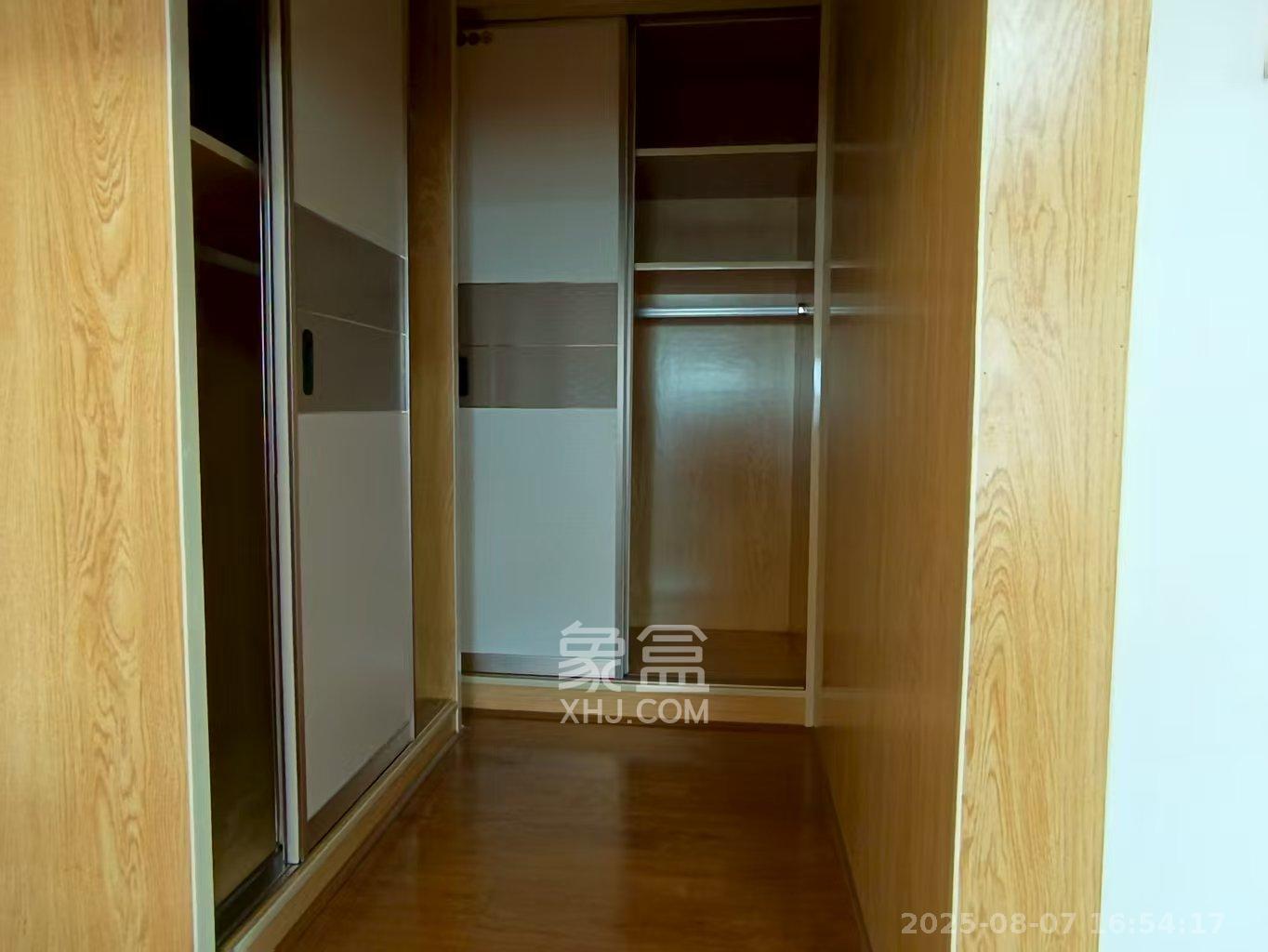 MOMA当代广场 1室1厅1卫 1300.0元/月 MOMA当代广场 1室1厅1卫 1300.0元/月室内图