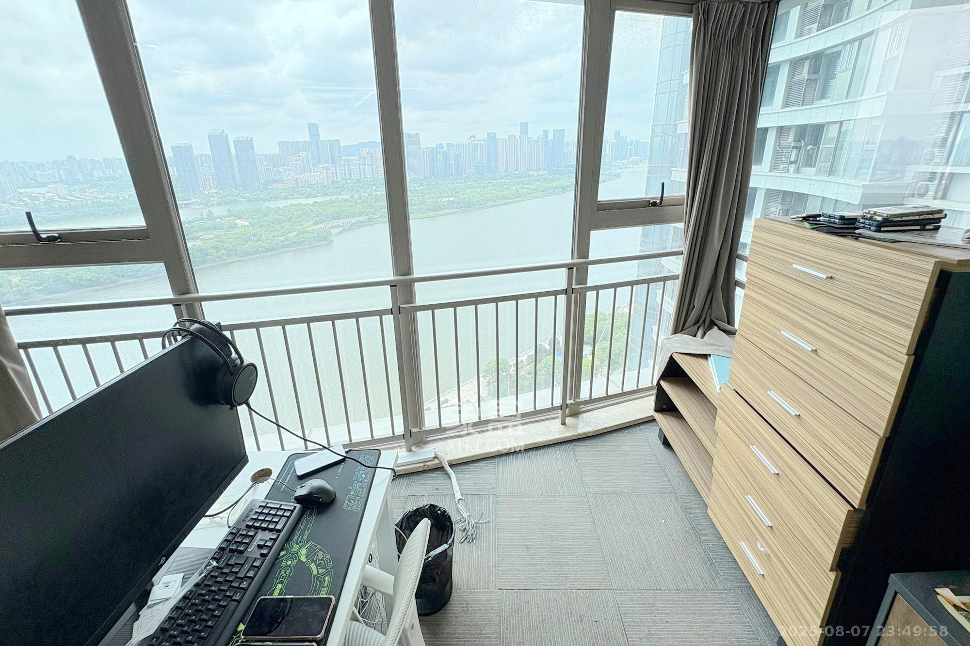 潮宗御苑 1室2厅1卫 350.0万 潮宗御苑 1室2厅1卫 350.0万阳台