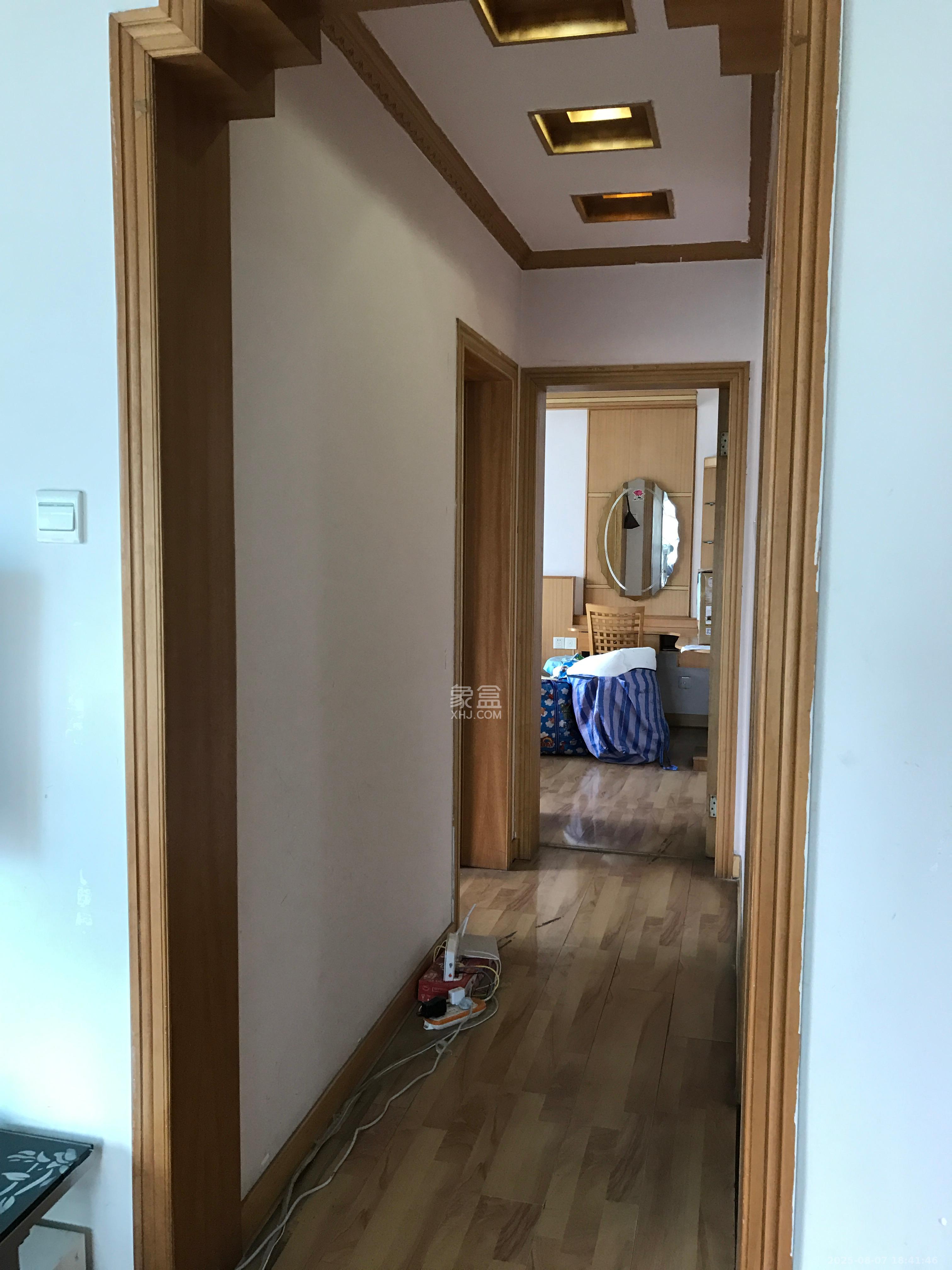 颐美园 1室1厅1卫 600.0元/月 颐美园 1室1厅1卫 600.0元/月室内图