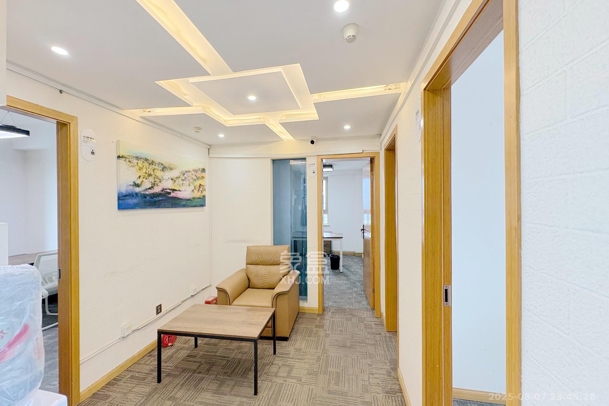 潮宗御苑 1室2厅1卫 350.0万 潮宗御苑 1室2厅1卫 350.0万客厅