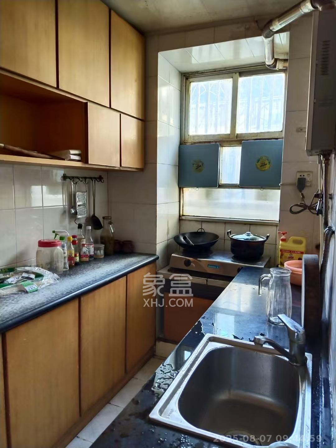 市直属机关宿舍 2室1厅1卫 1400.0元/月 市直属机关宿舍 2室1厅1卫 1400.0元/月室内图