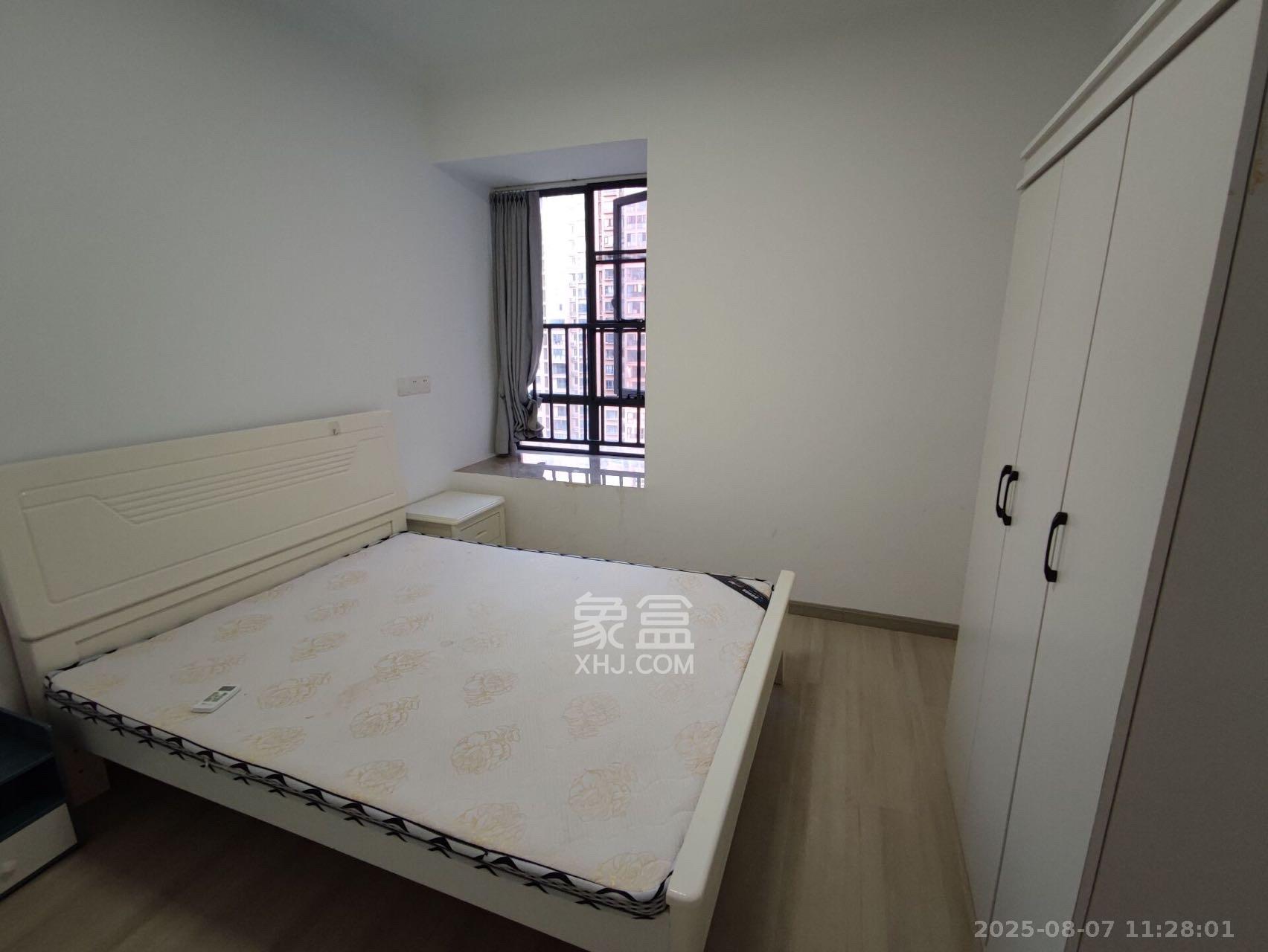 西湖鸿运佳苑  1室0厅0卫    2400.0元/月 西湖鸿运佳苑  1室0厅0卫    2400.0元/月室内图