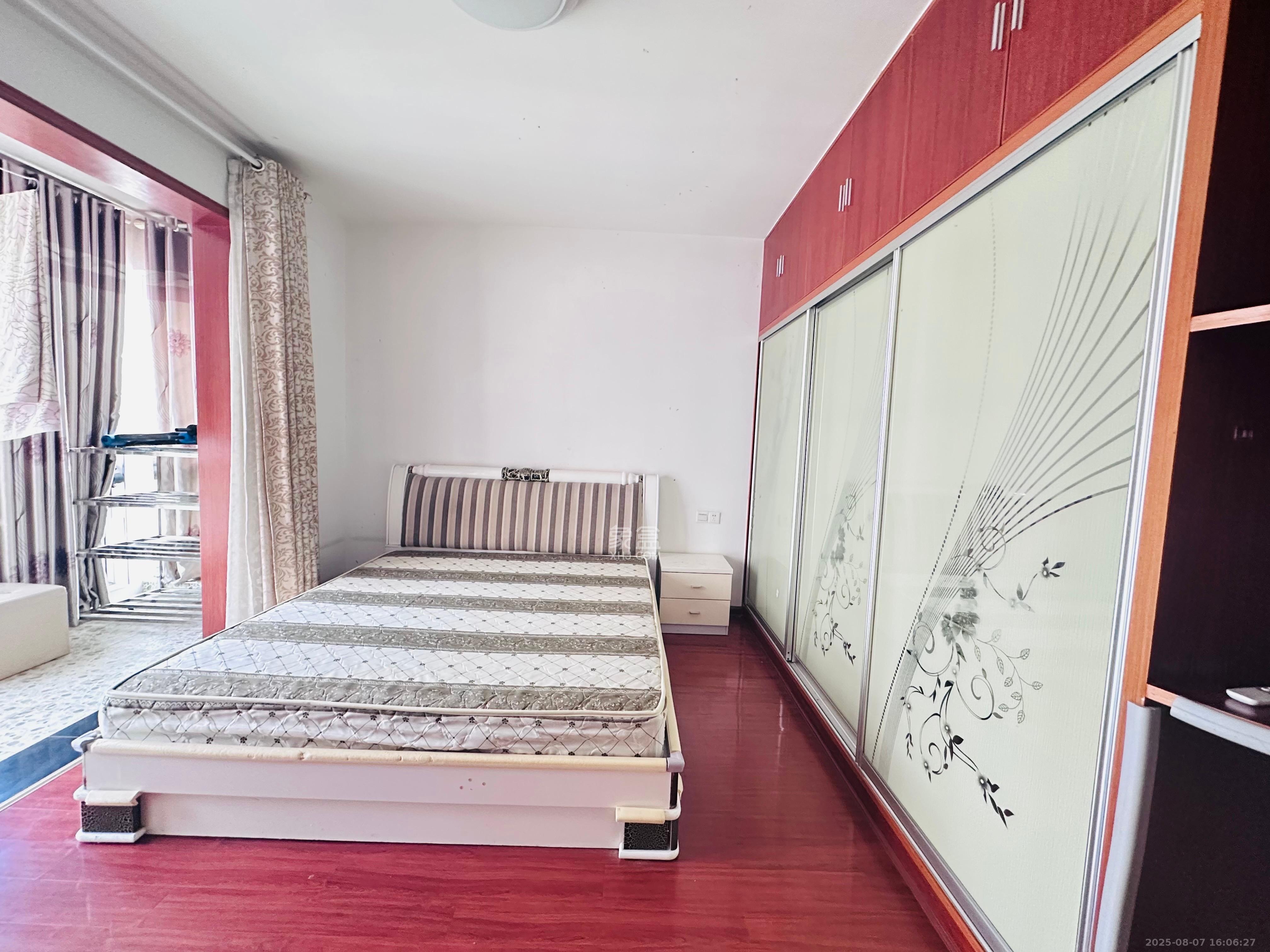 明天一城  3室2厅1卫    1500.0元/月室内图