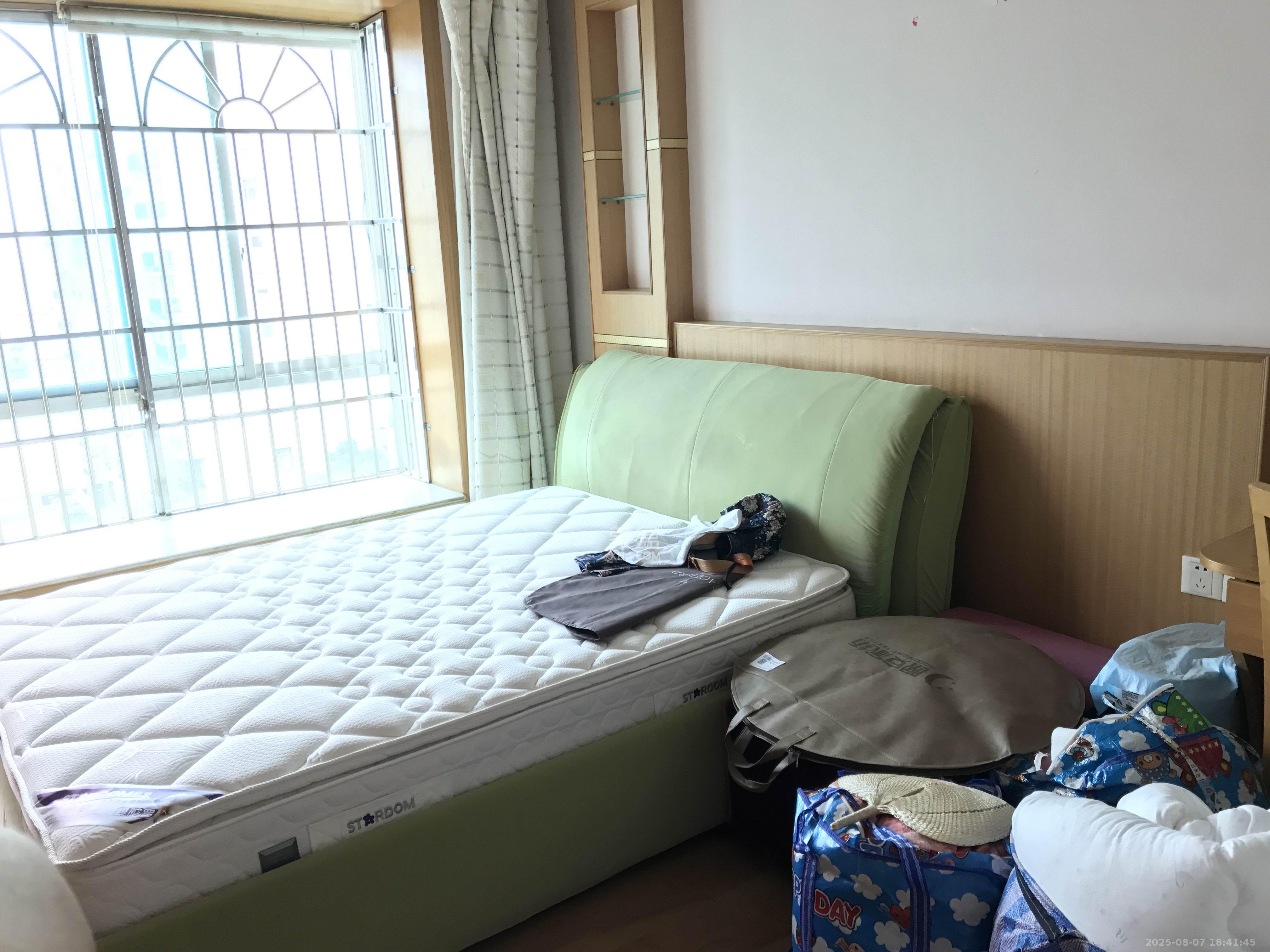 颐美园 1室1厅1卫 600.0元/月 颐美园 1室1厅1卫 600.0元/月室内图