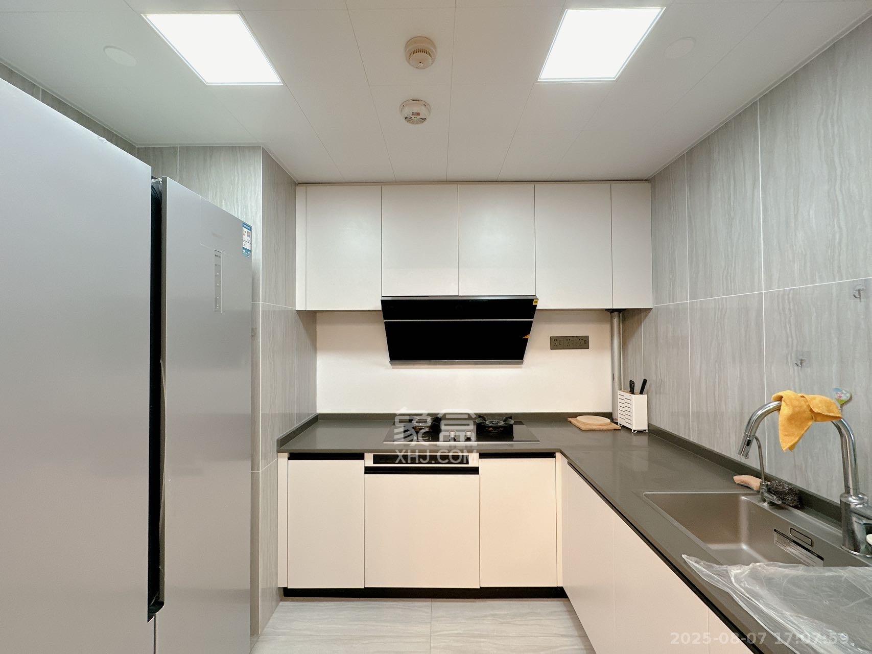 万科里金域滨江 4室2厅2卫 6400.0元/月 万科里金域滨江 4室2厅2卫 6400.0元/月室内图