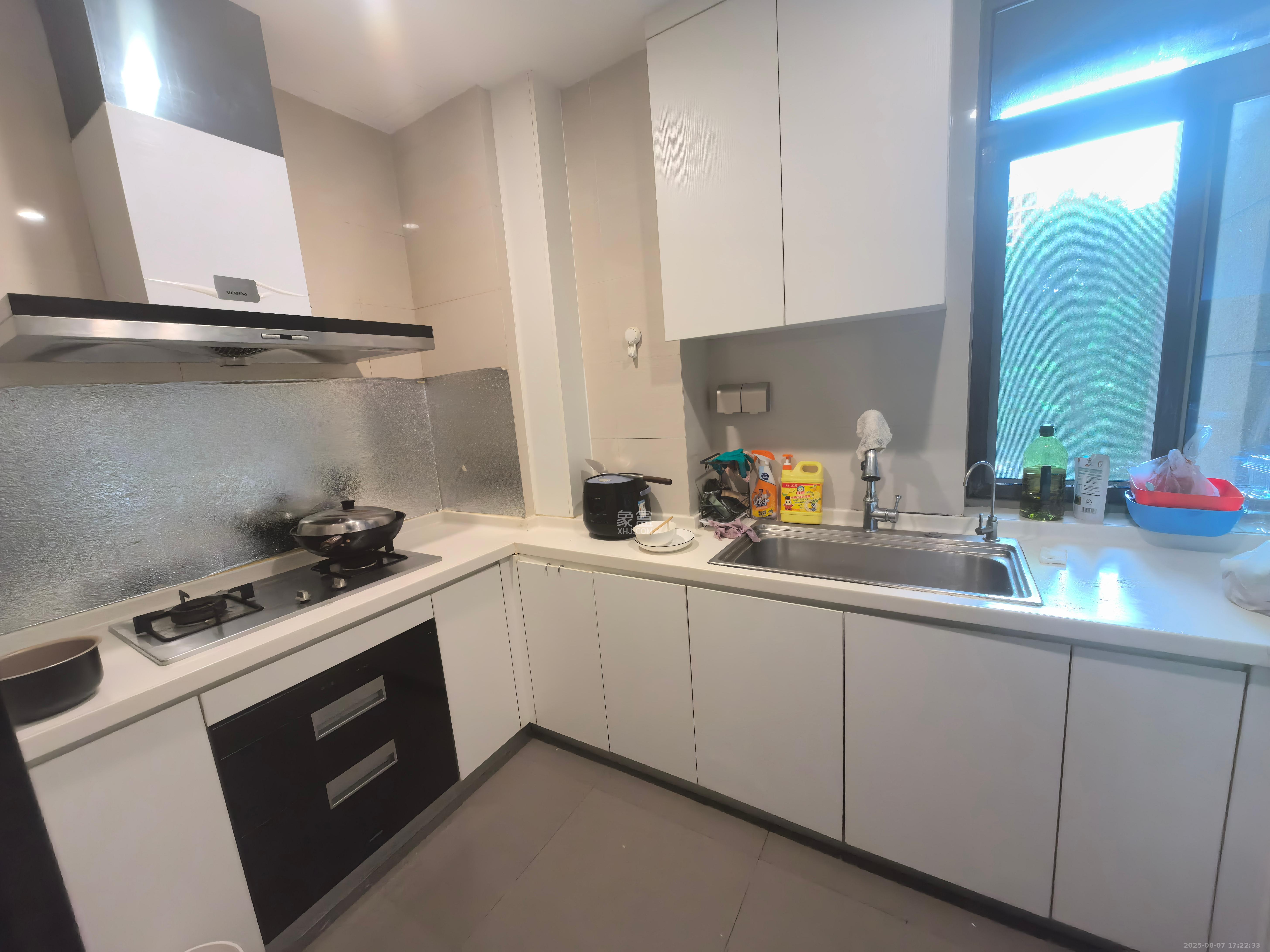 梅溪湖金茂府(金茂广场)(金茂览秀城)  3室2厅2卫    5000.0元/月 梅溪湖金茂府(金茂广场)(金茂览秀城)  3室2厅2卫    5000.0元/月室内图