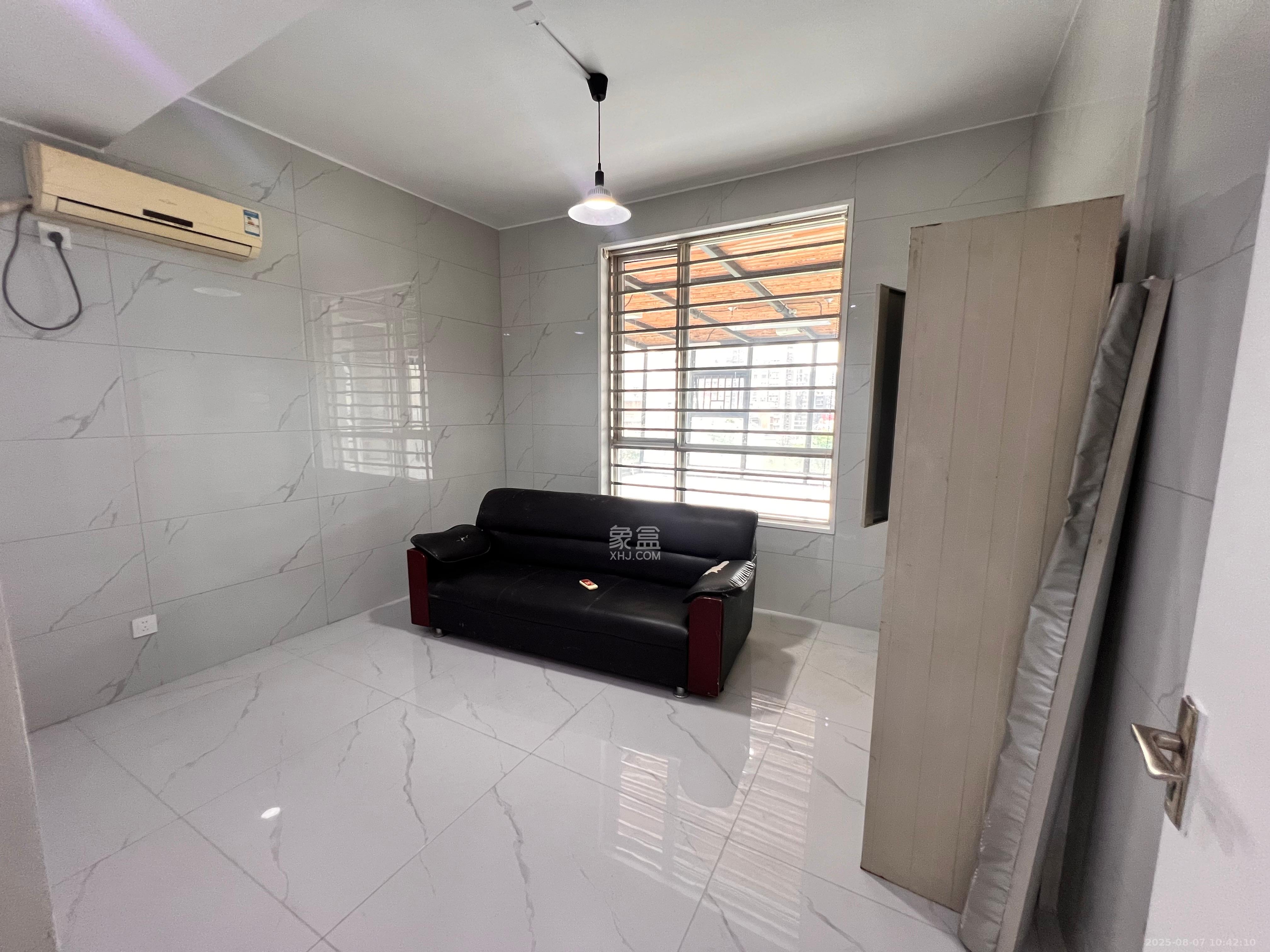 上河国际A座  6室2厅1卫    24000.0元/月室内图