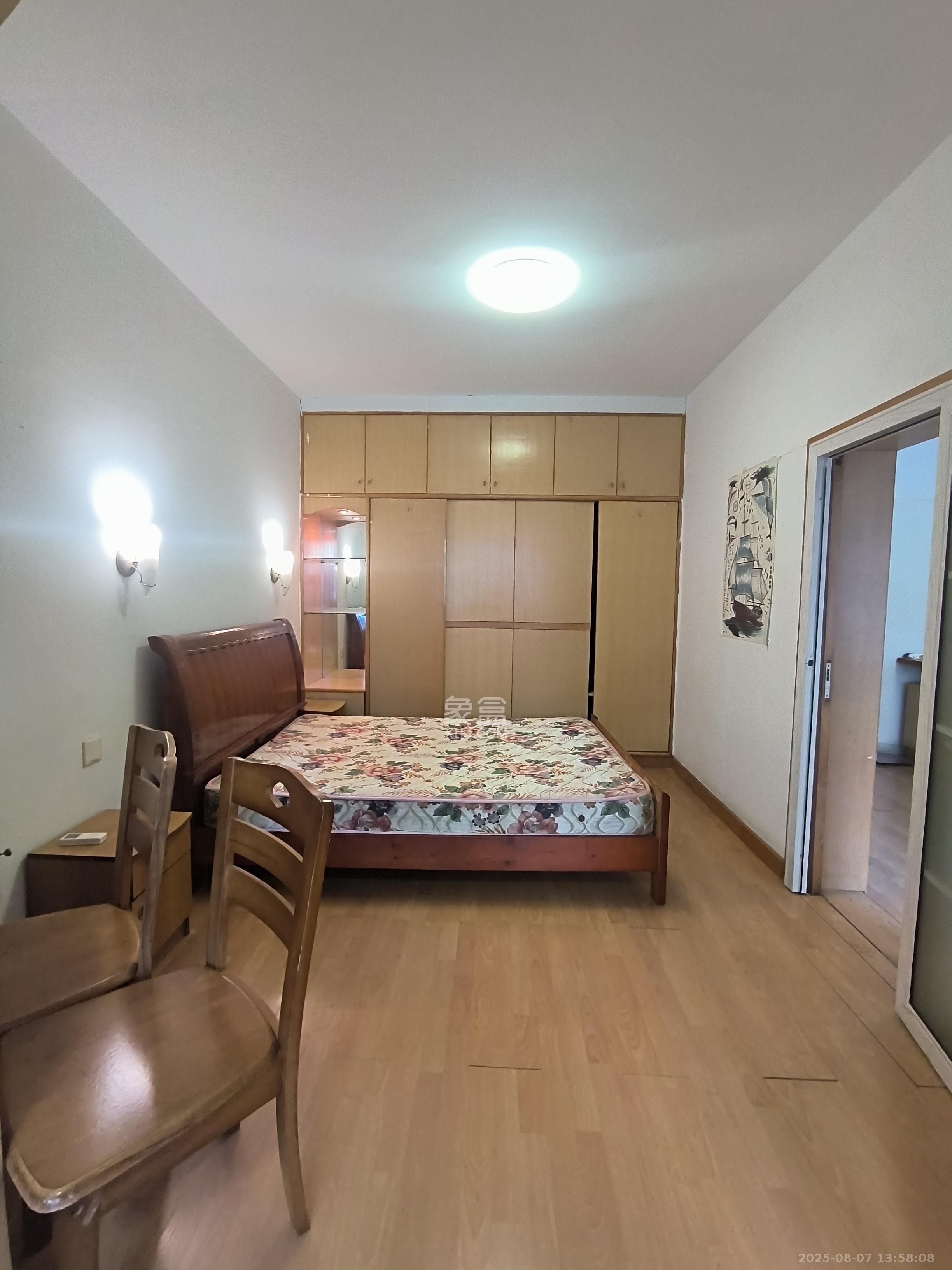 公路局宿舍  3室2厅1卫    1600.0元/月室内图