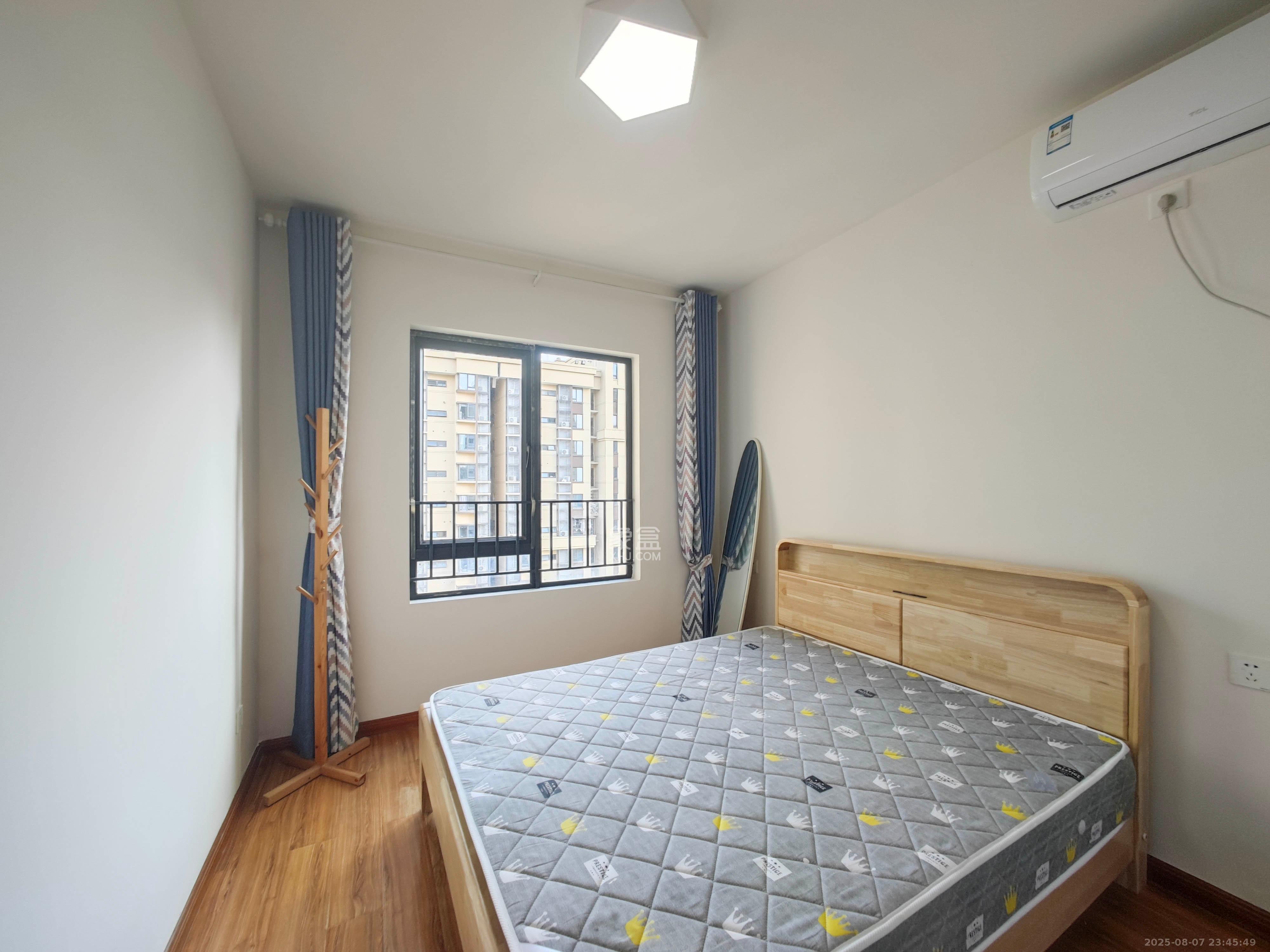 保利城（中航城国际社区、郡原美村）  1室0厅0卫    68.0万卧室