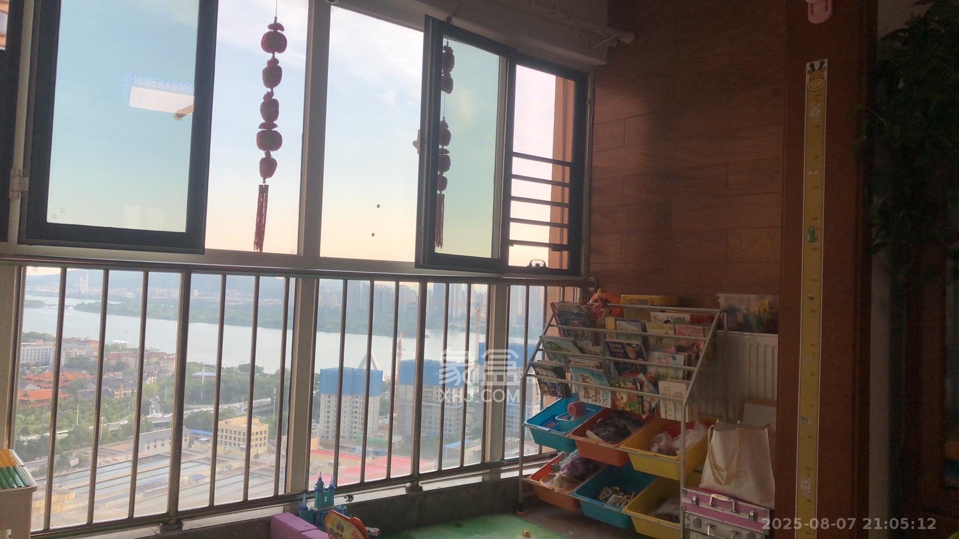 北辰三角洲E6区  4室2厅2卫   5000.00元/月室内图