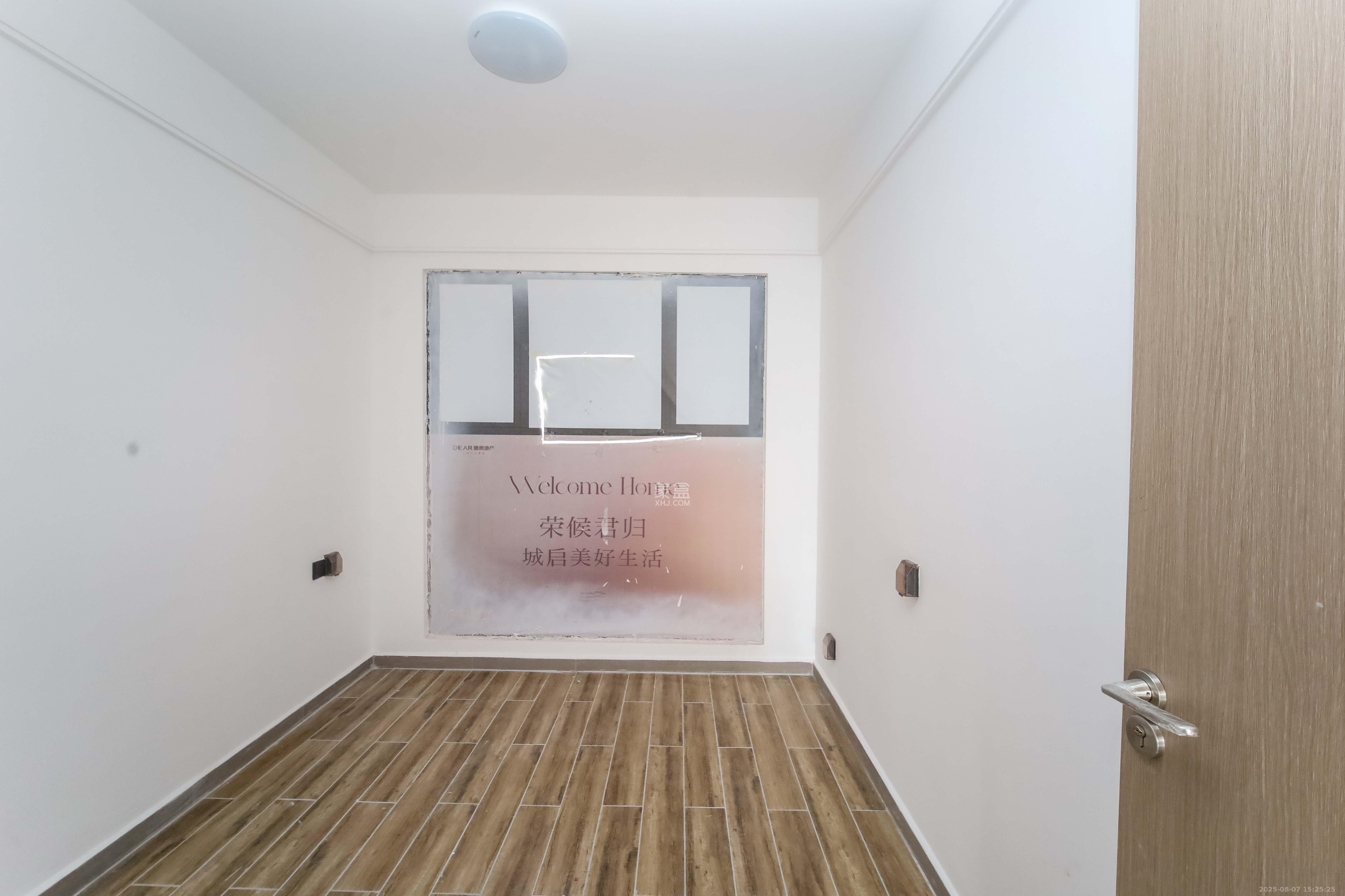 德奥上河城章 4室2厅2卫 210.0万 德奥上河城章 4室2厅2卫 210.0万卧室