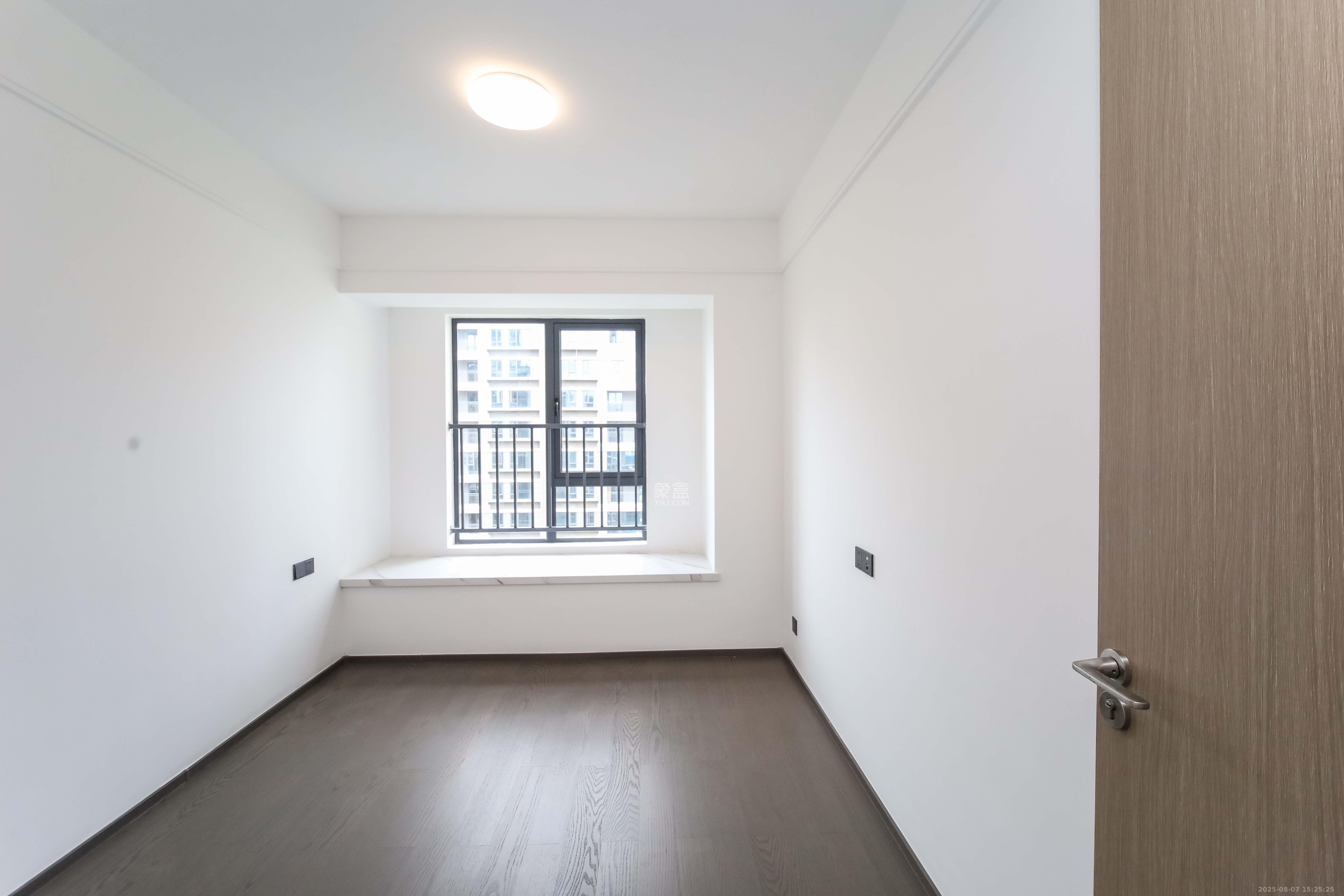 德奥上河城章 4室2厅2卫 210.0万 德奥上河城章 4室2厅2卫 210.0万卧室