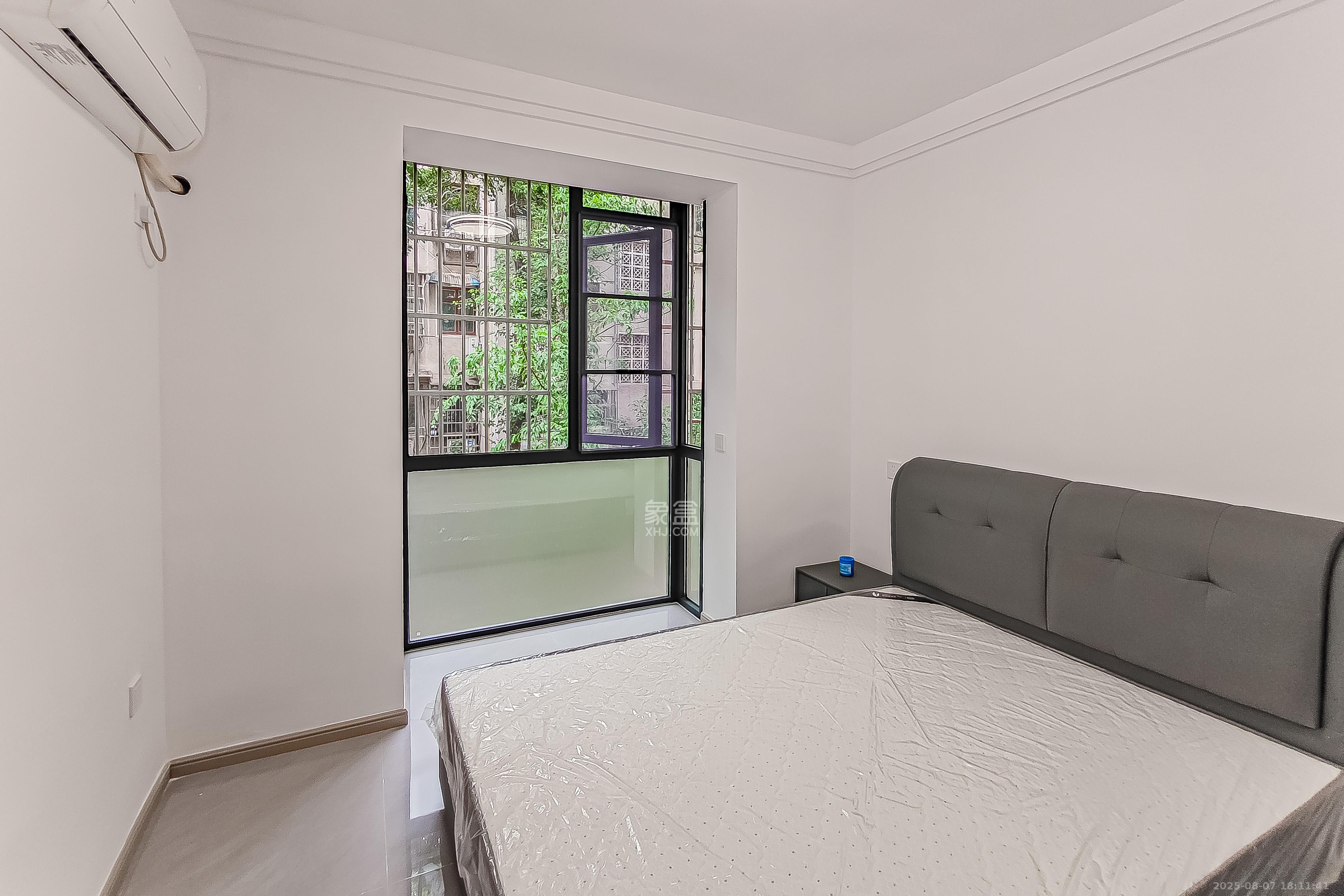 红旗区四片 3室2厅2卫 59.8万 红旗区四片 3室2厅2卫 59.8万卧室