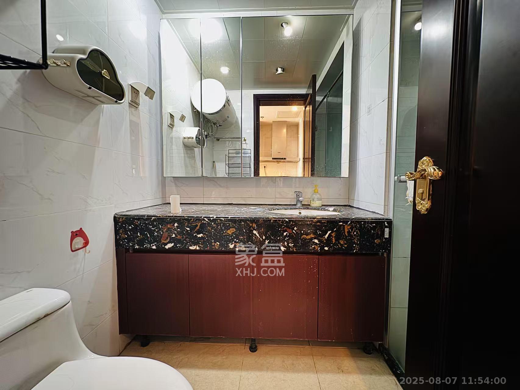 恒大御景湾 1室1厅1卫 1800.0元/月 恒大御景湾 1室1厅1卫 1800.0元/月室内图