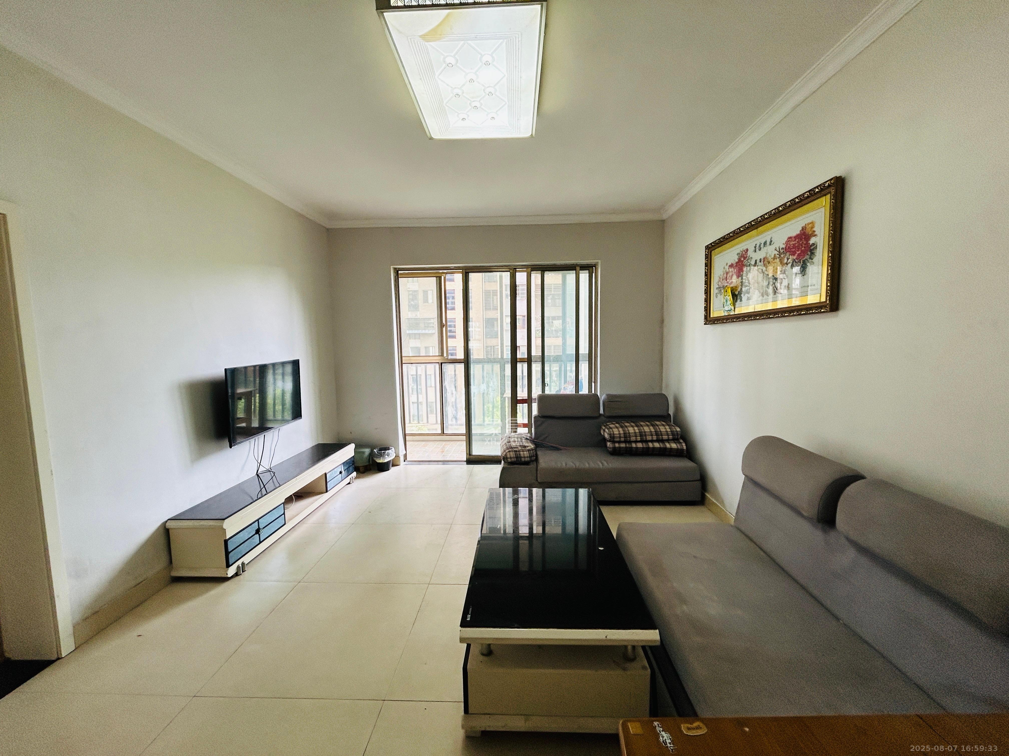 岳泰理想城 1室2厅1卫 2450.0元/月 岳泰理想城 1室2厅1卫 2450.0元/月室内图