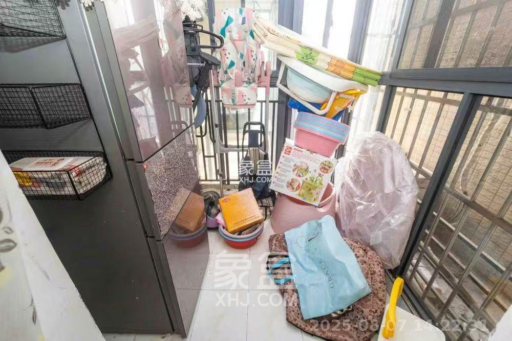 泊爱蓝湾  3室2厅1卫   3200.00元/月室内图