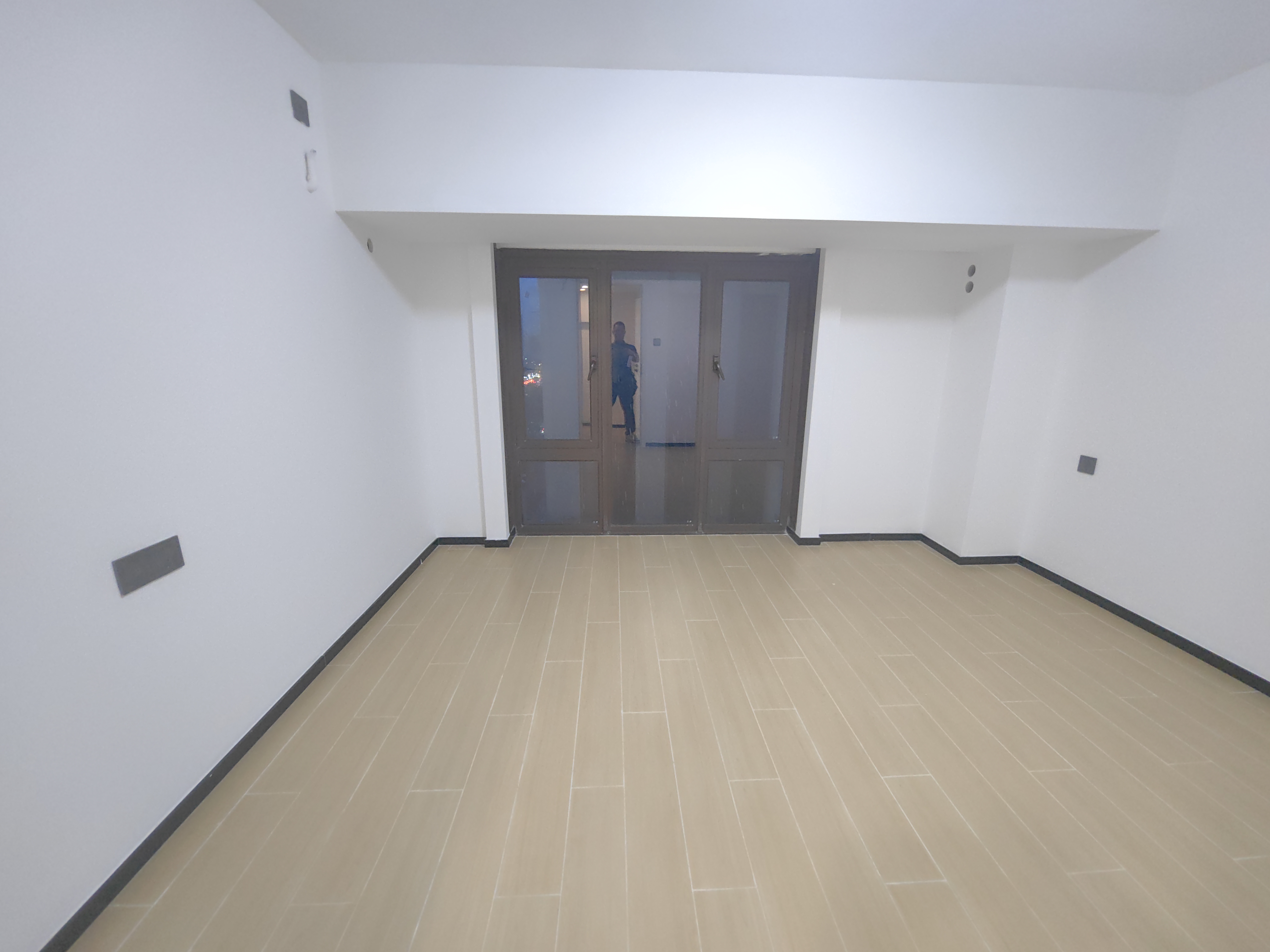 海航豪庭南苑  2室2厅2卫    4000.0元/月室内图