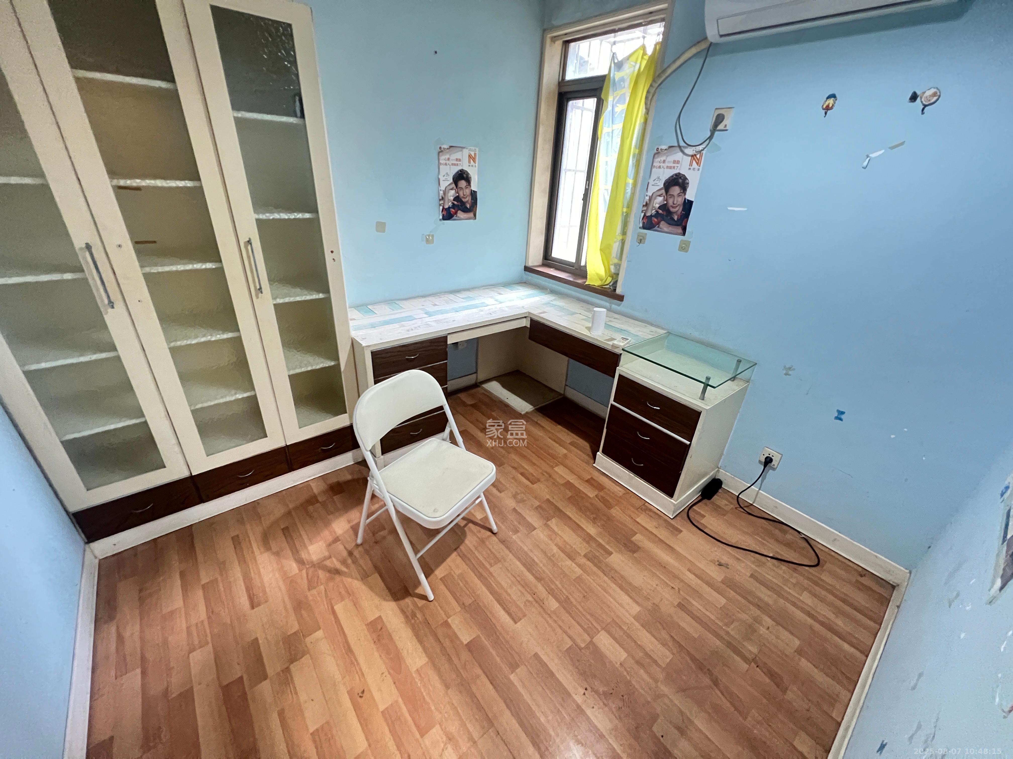 南园小区 3室2厅2卫 1400.0元/月 南园小区 3室2厅2卫 1400.0元/月室内图