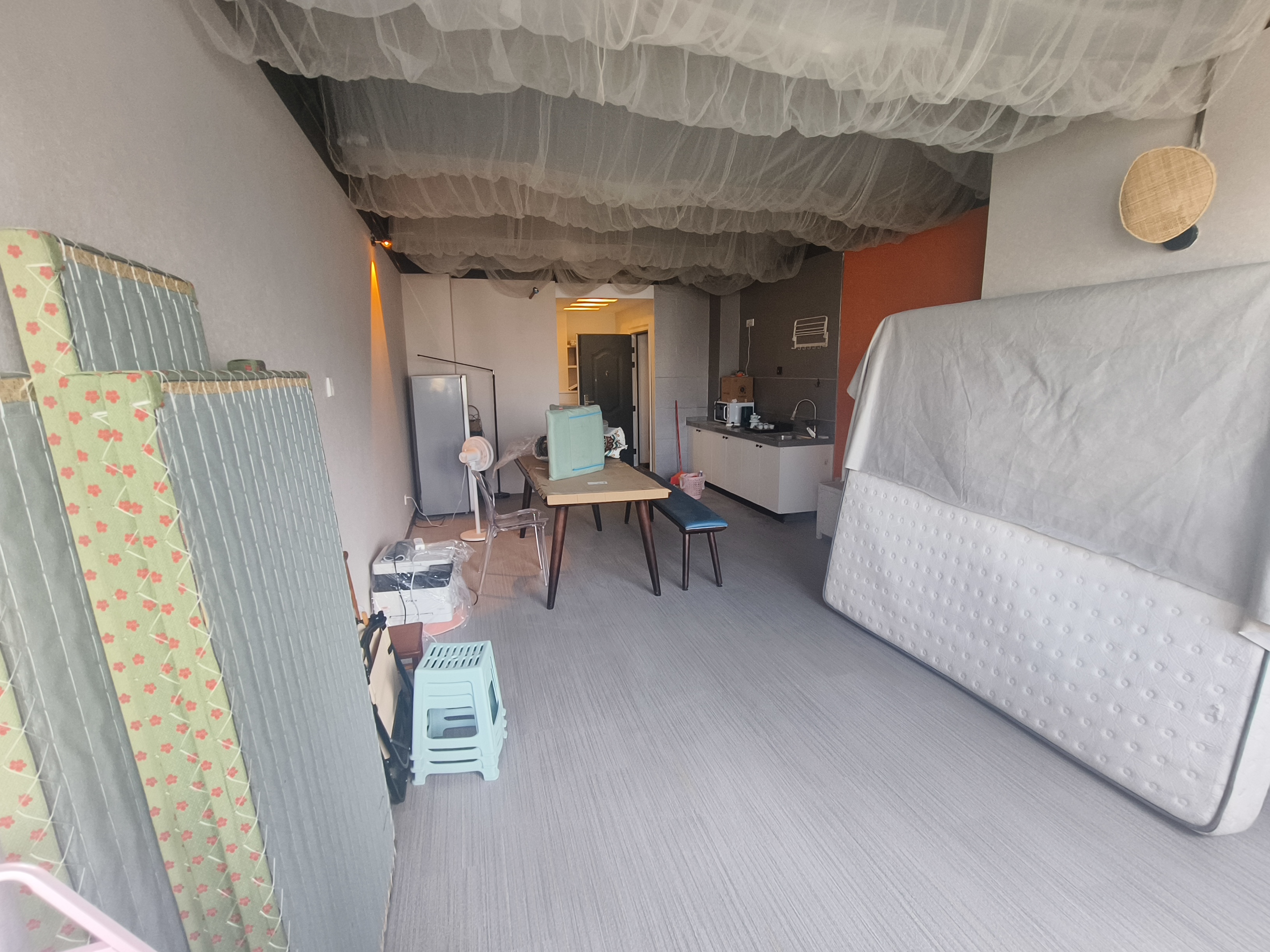 帝国大厦 1室1厅1卫 1500.0元/月 帝国大厦 1室1厅1卫 1500.0元/月室内图