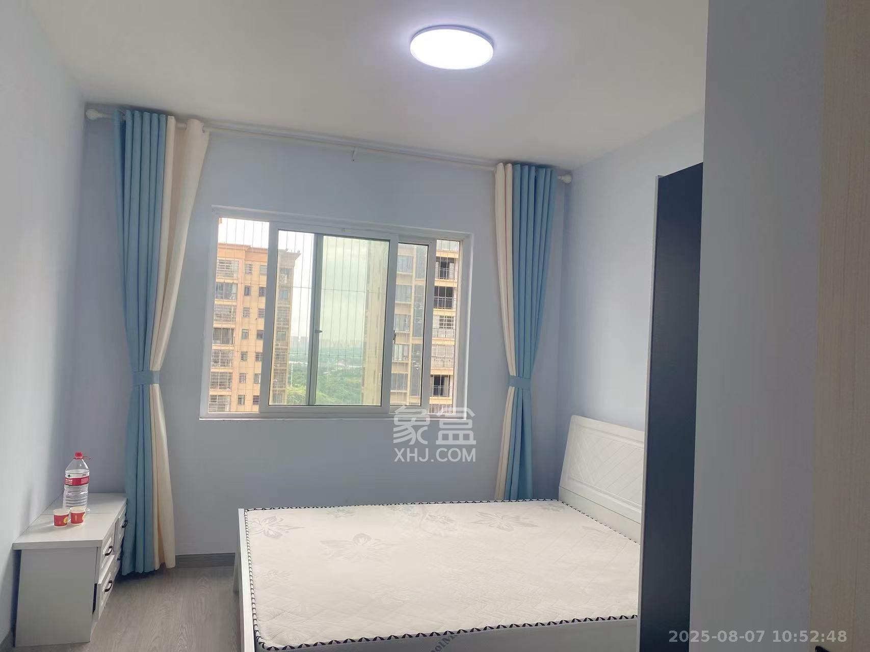 鑫天格林香山  3室2厅1卫    2000.0元/月 鑫天格林香山  3室2厅1卫    2000.0元/月室内图