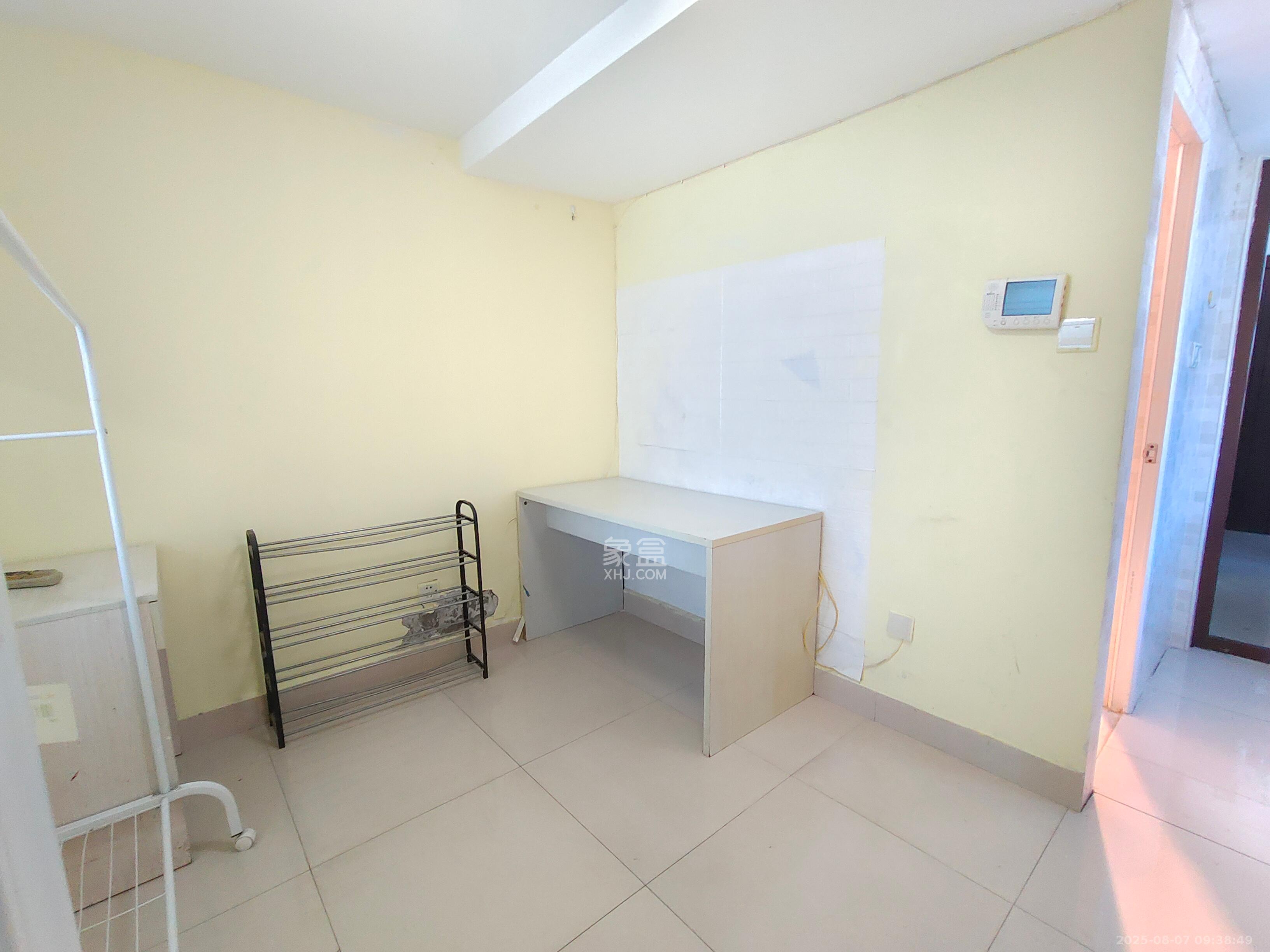 融圣国际  1室1厅1卫    1200.0元/月 融圣国际  1室1厅1卫    1200.0元/月室内图1