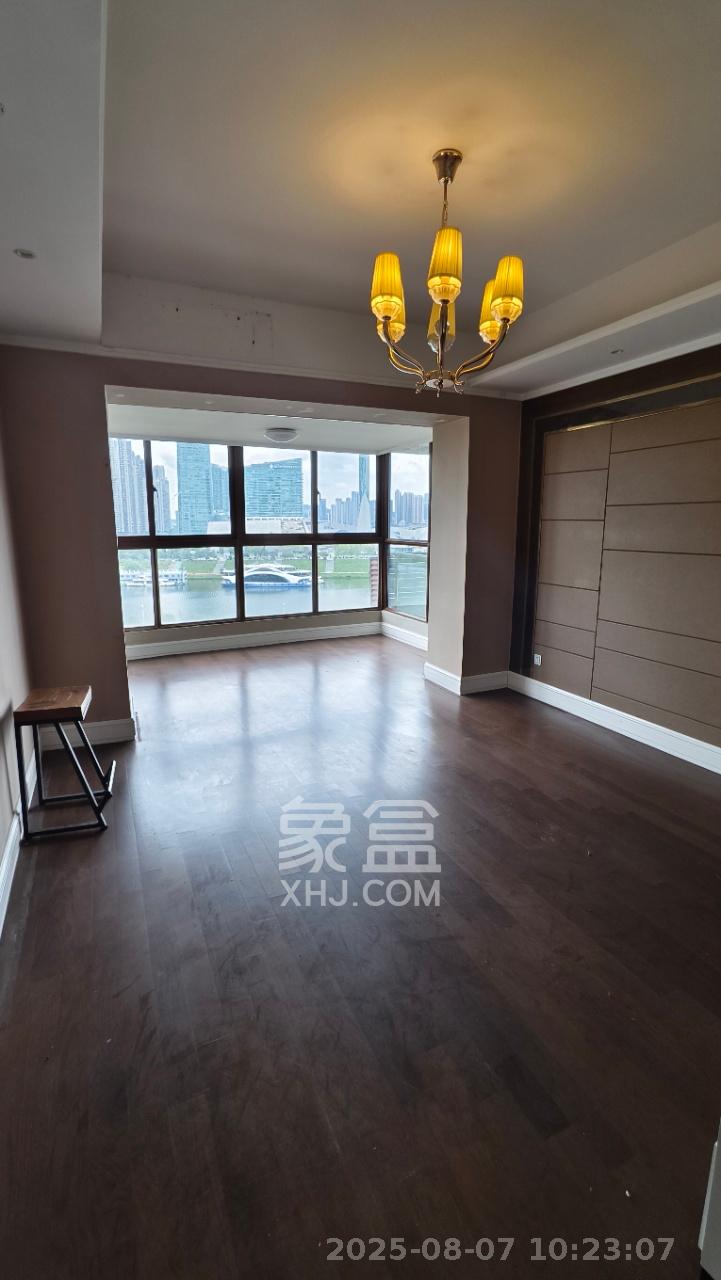 恒大御景半岛湘江苑（恒大御景半岛一期）  5室2厅3卫   6000.00元/月室内图