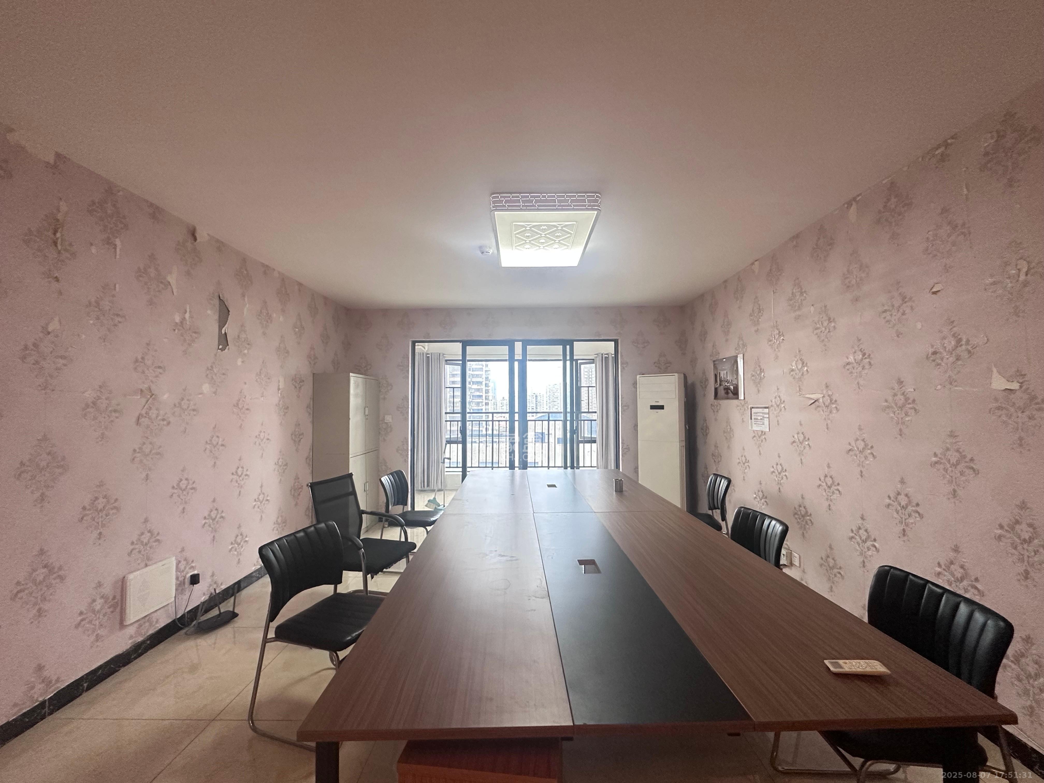 长房天翼未来城 4室2厅2卫 4500.0元/月 长房天翼未来城 4室2厅2卫 4500.0元/月室内图