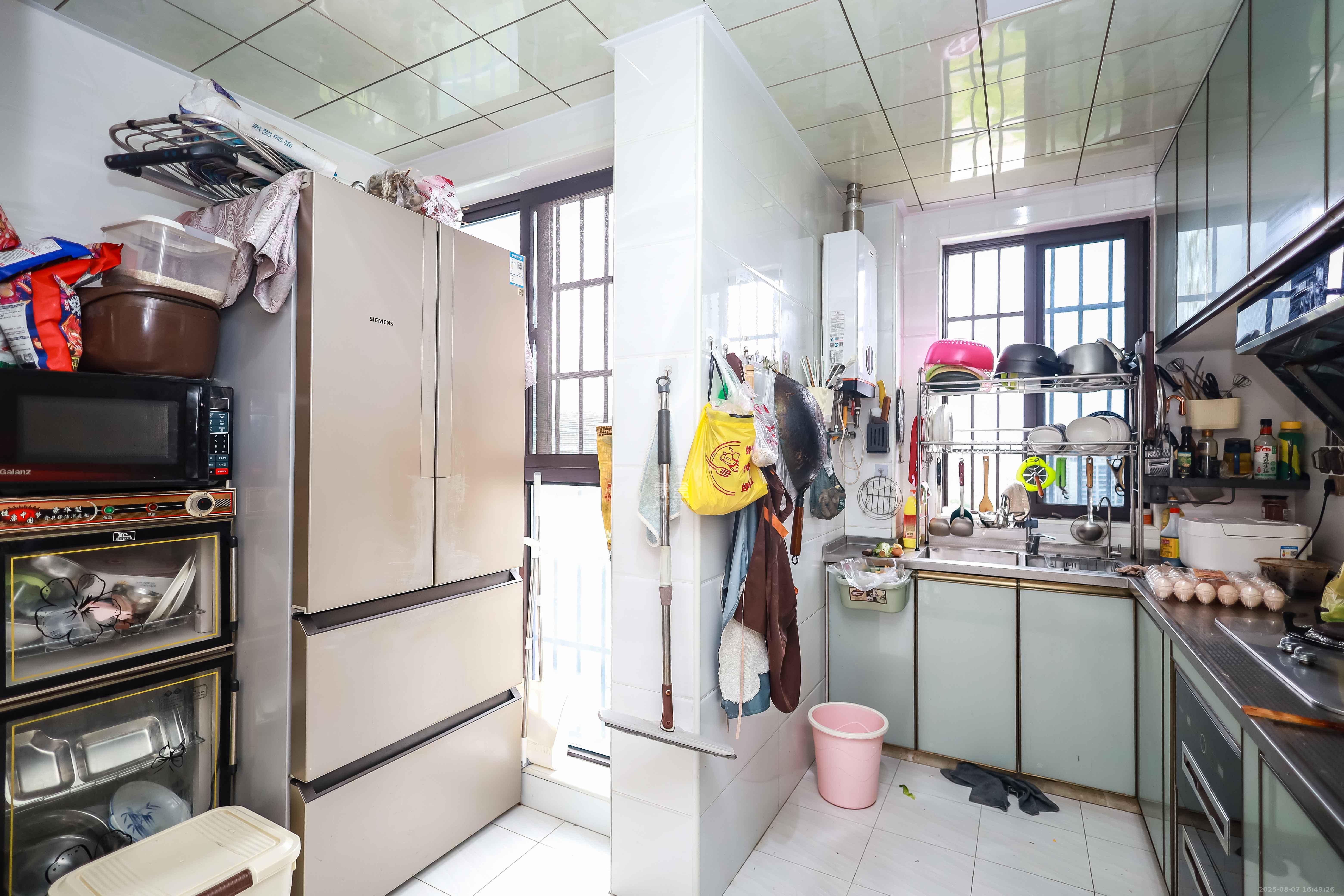 奥克斯缔壹城 3室2厅2卫 126.0万 奥克斯缔壹城 3室2厅2卫 126.0万厨房