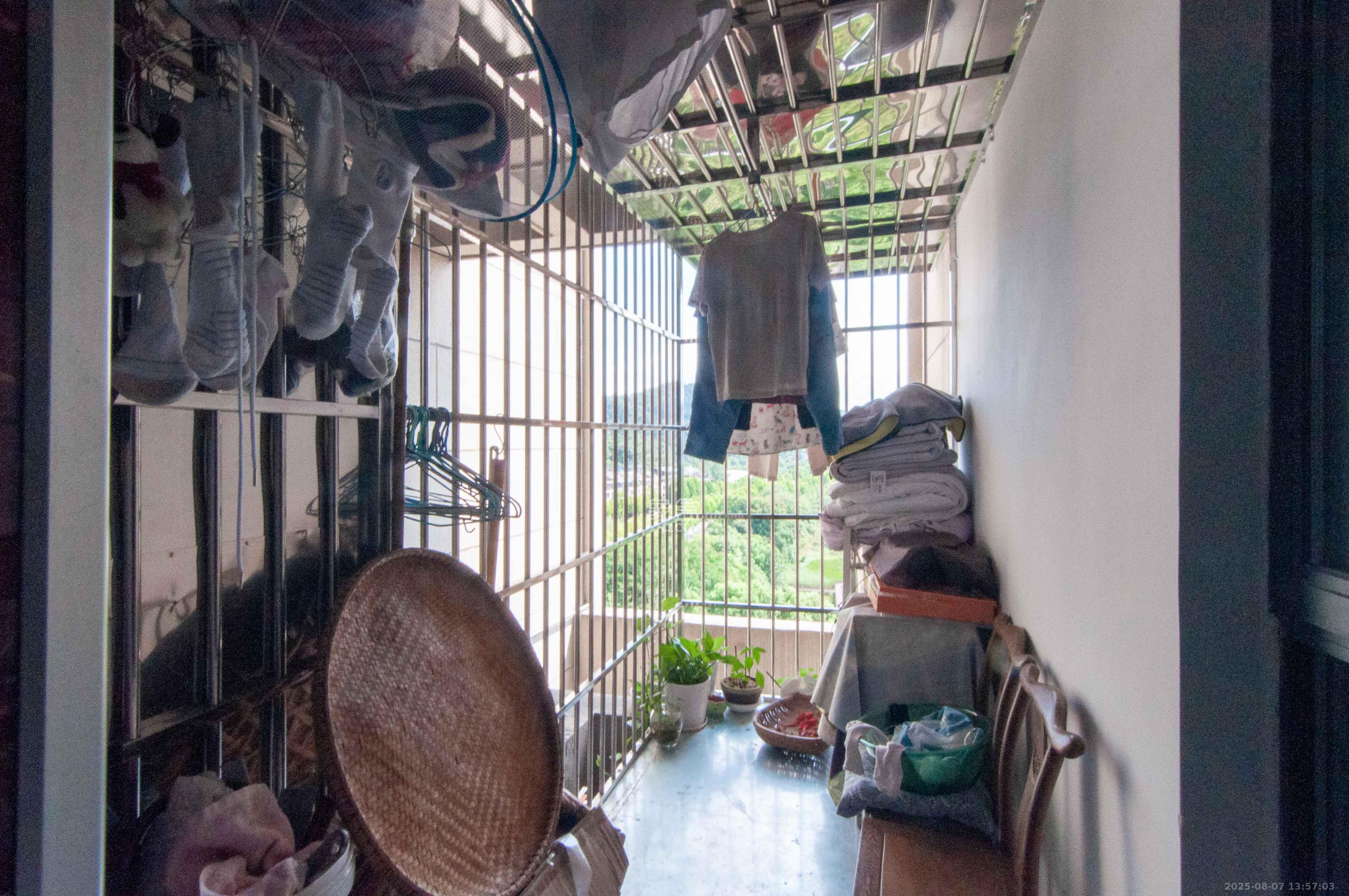 中海梅溪湖壹号  3室2厅1卫    135.0万其他