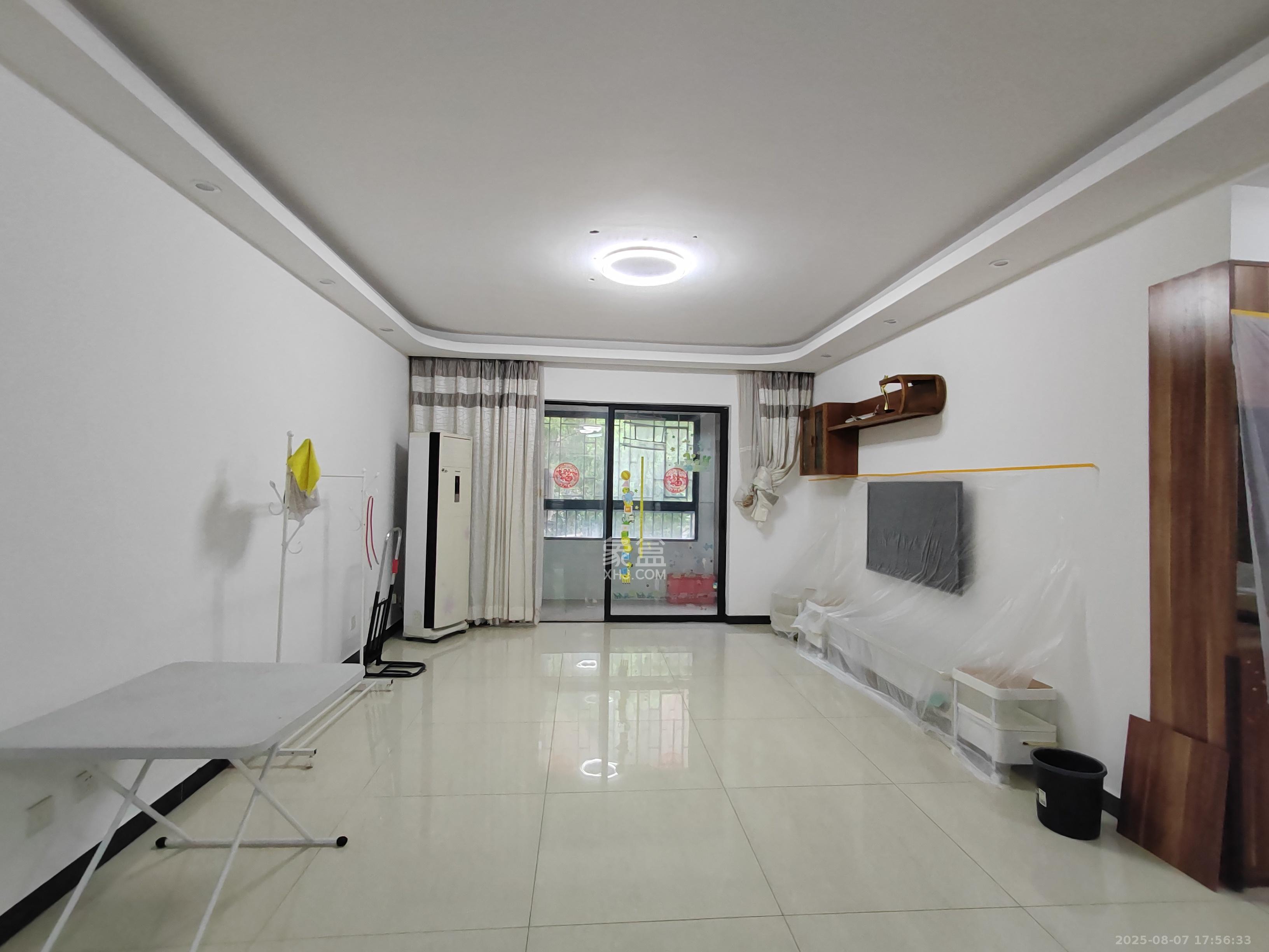 三一街区  3室2厅2卫    2100.0元/月 三一街区  3室2厅2卫    2100.0元/月