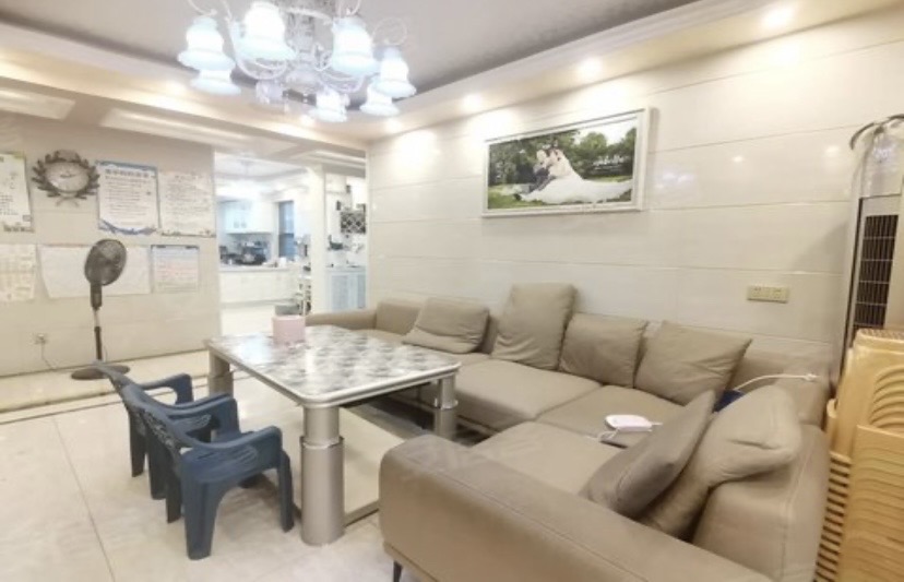 檀香山 4室2厅2卫 2500.0元/月 檀香山 4室2厅2卫 2500.0元/月室内图