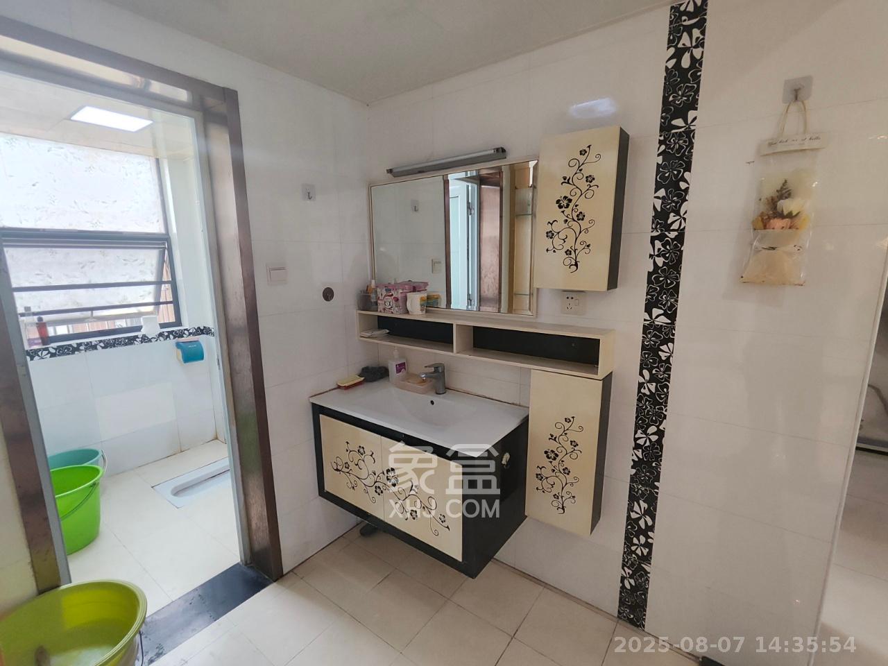 加加大街（华景苑）  3室2厅2卫    2800.0元/月室内图