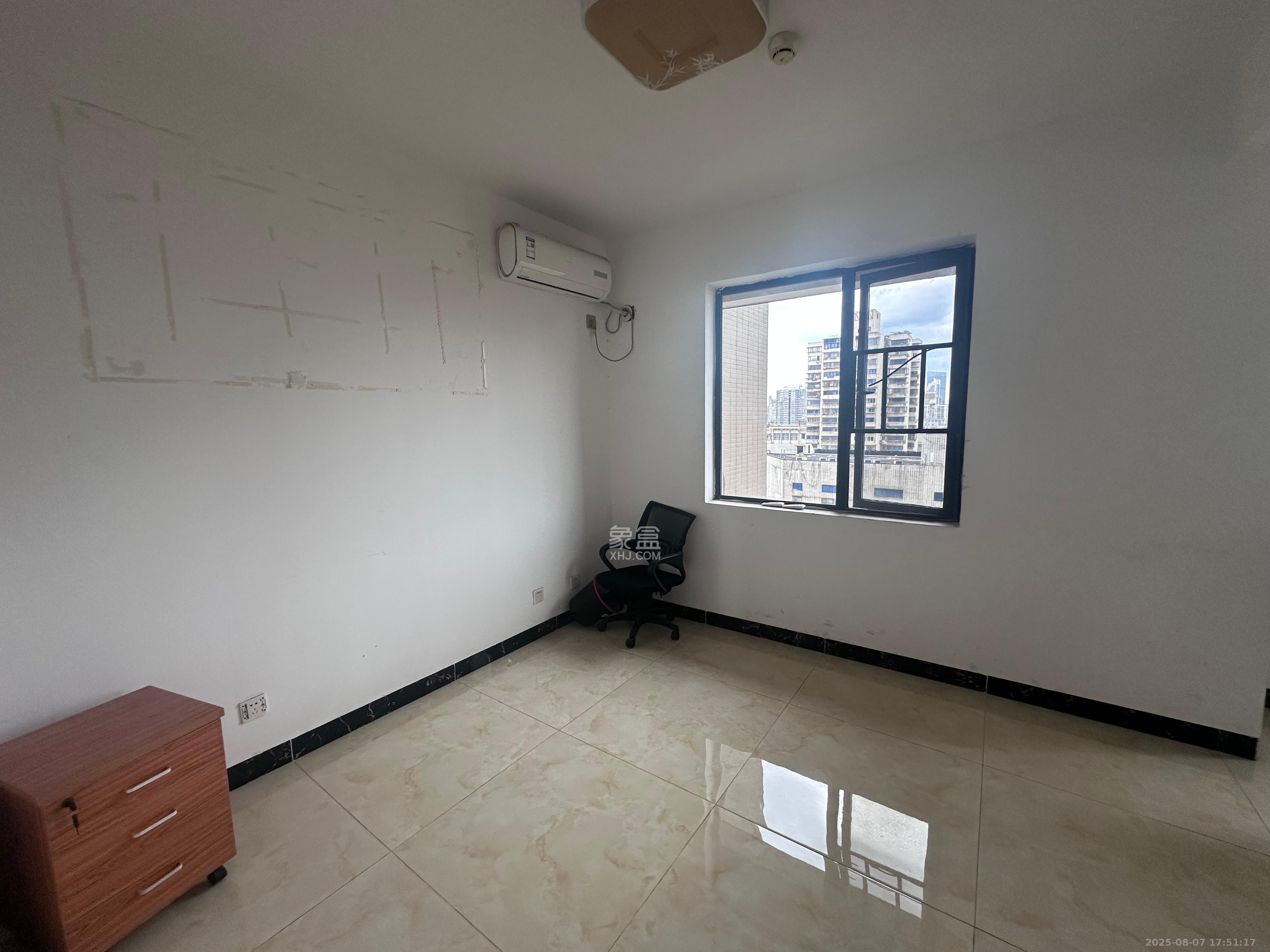 长房天翼未来城 4室2厅2卫 4500.0元/月 长房天翼未来城 4室2厅2卫 4500.0元/月室内图