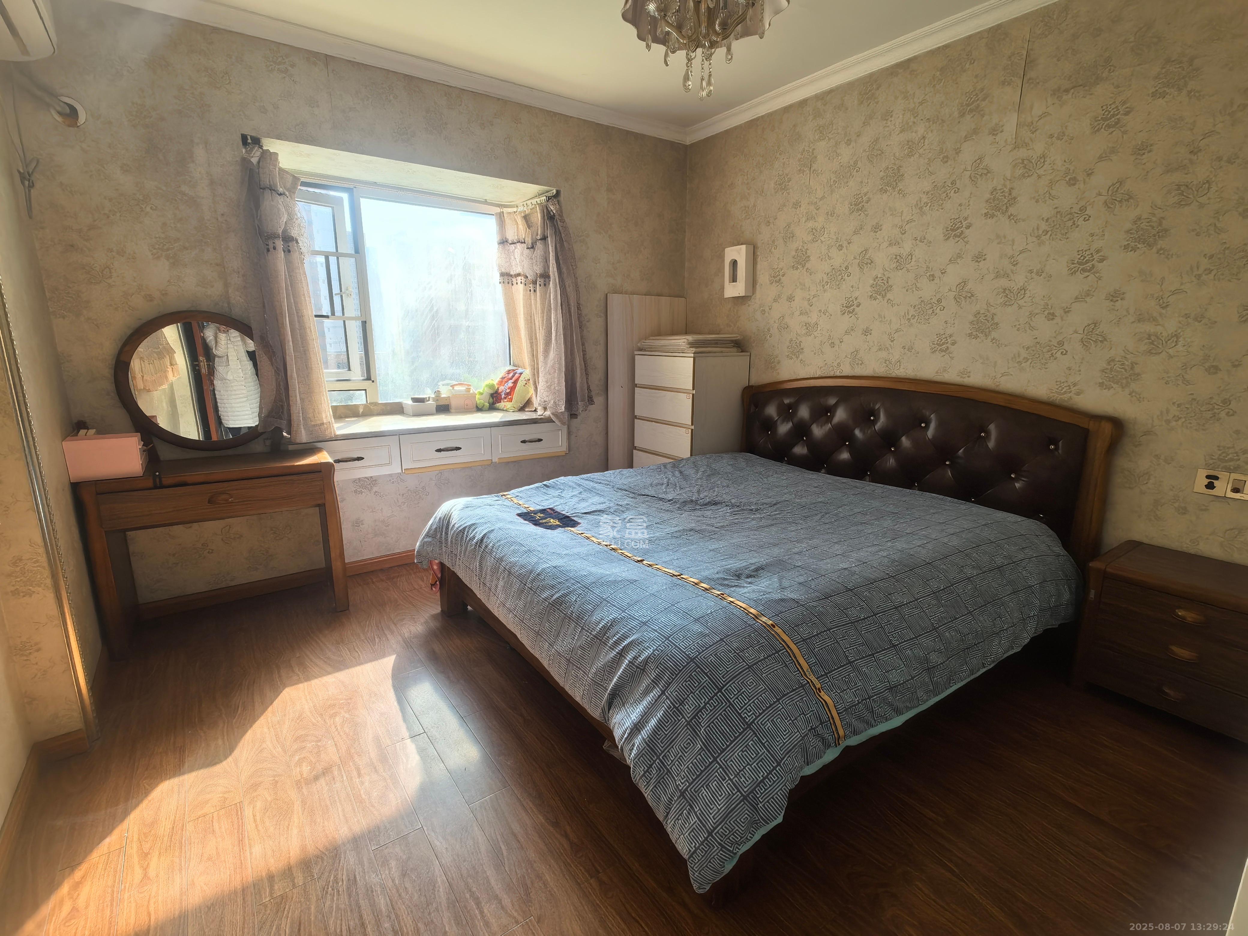 联美品格  3室2厅2卫    2500.0元/月室内图