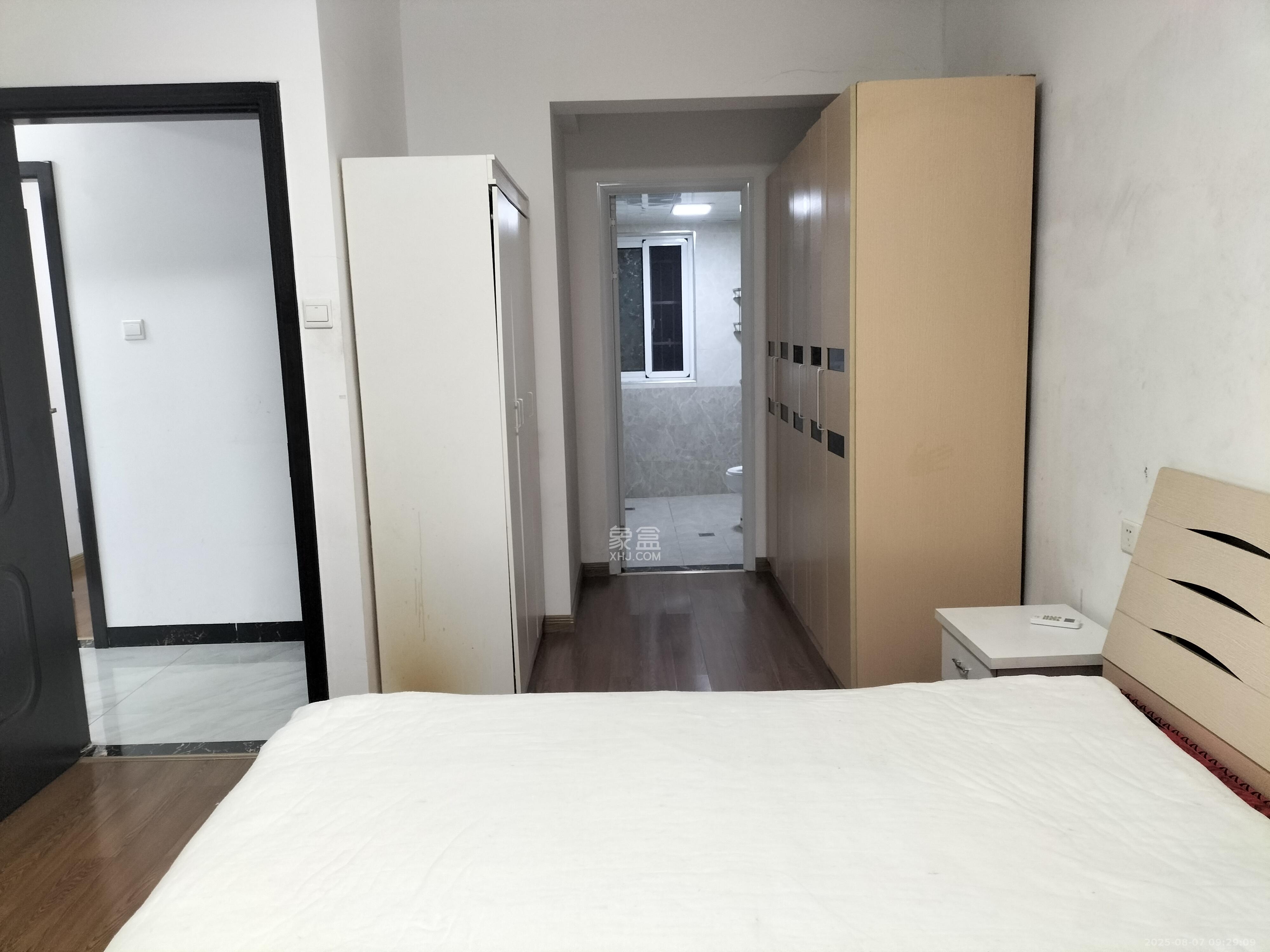 桥头家苑一期 3室2厅2卫 2000.0元/月 桥头家苑一期 3室2厅2卫 2000.0元/月室内图