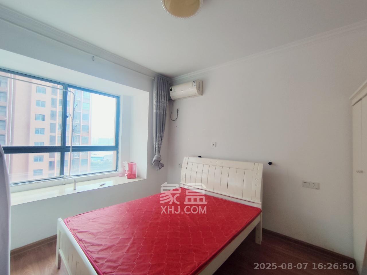 辉宏橄榄城  3室1厅1卫    1800.0元/月室内图