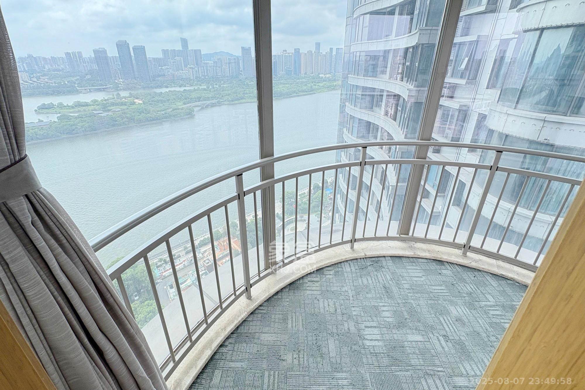 潮宗御苑 1室2厅1卫 350.0万 潮宗御苑 1室2厅1卫 350.0万阳台