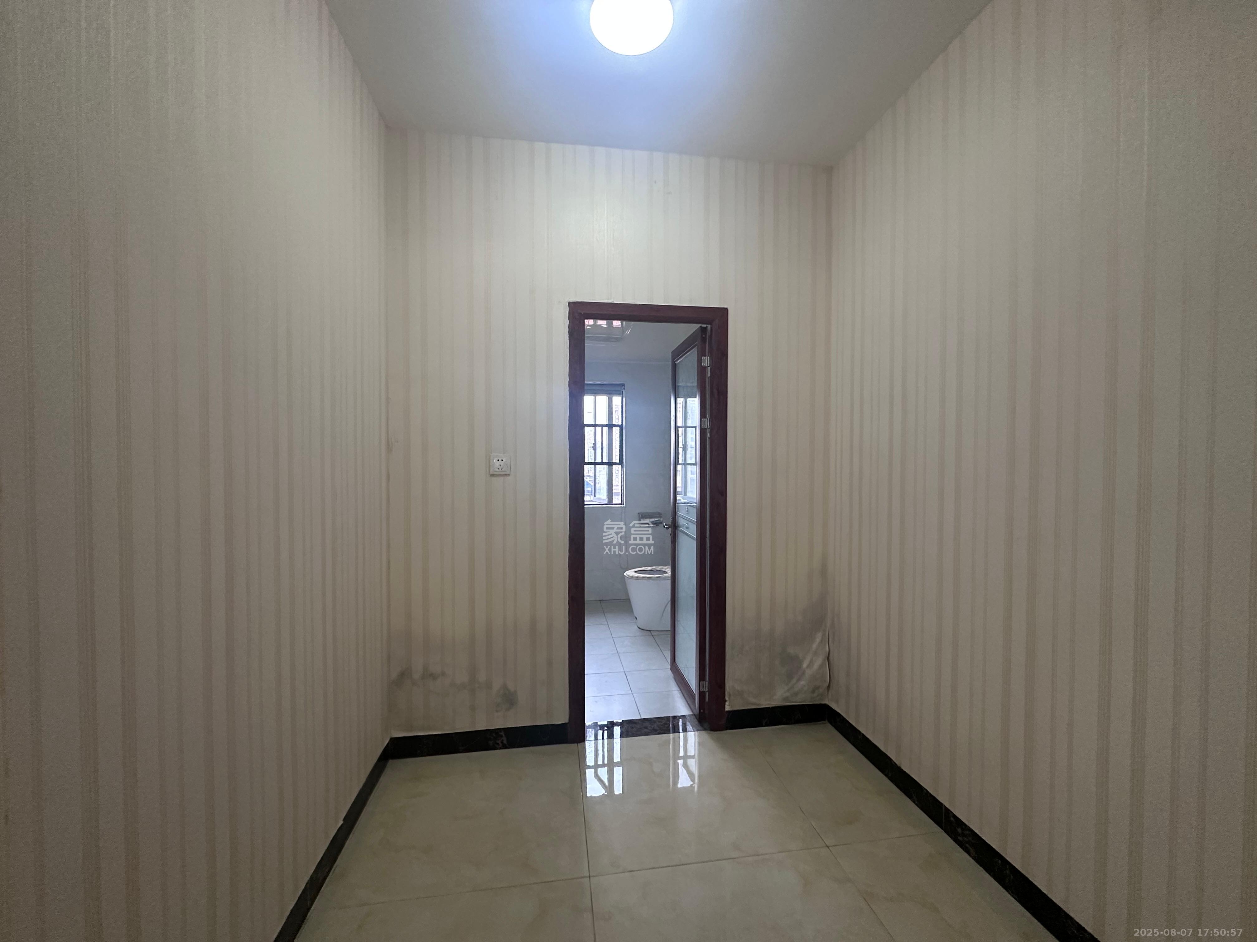 长房天翼未来城 4室2厅2卫 4500.0元/月 长房天翼未来城 4室2厅2卫 4500.0元/月室内图