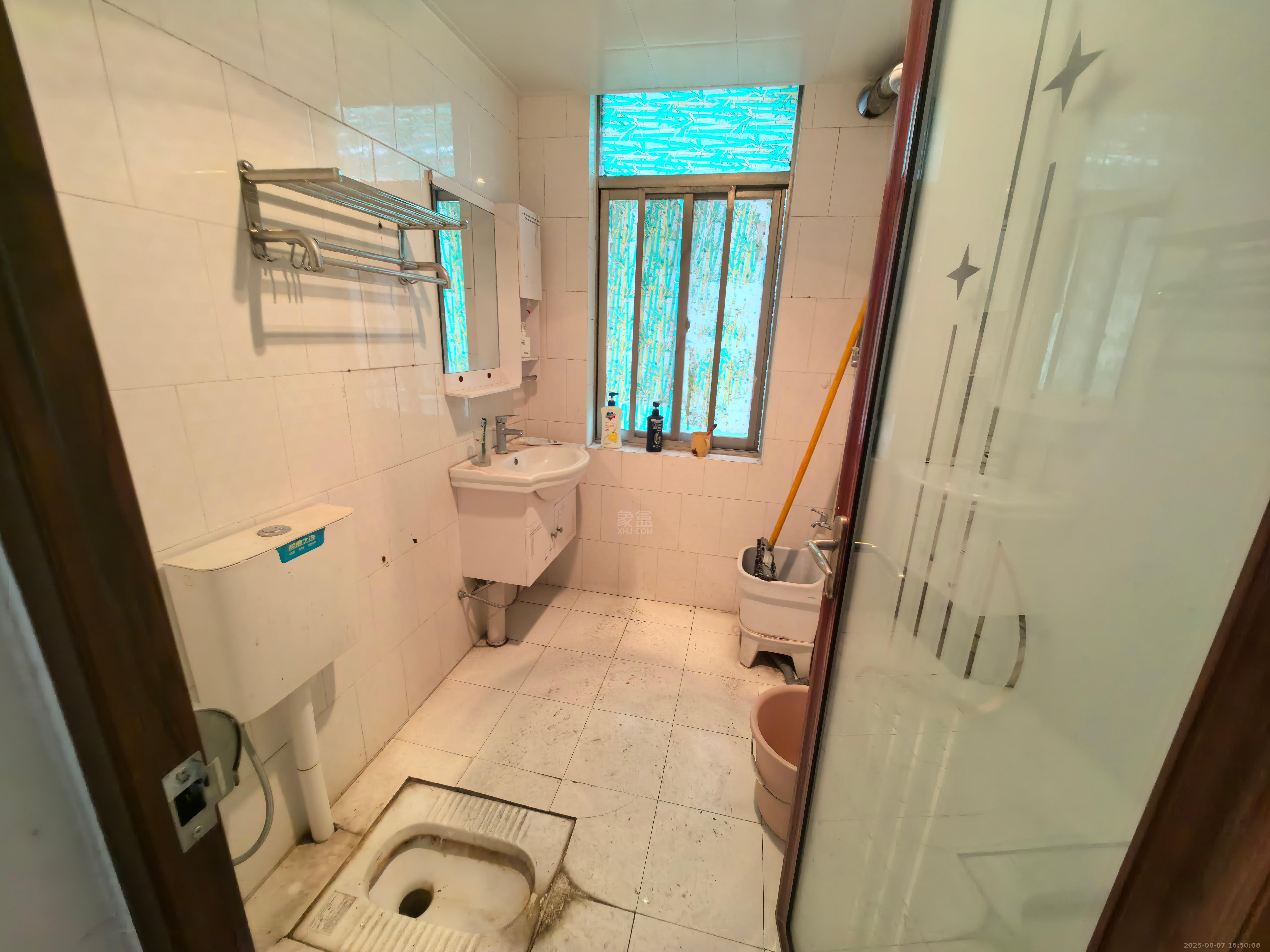 解放一村 2室1厅1卫 1300.0元/月 解放一村 2室1厅1卫 1300.0元/月室内图