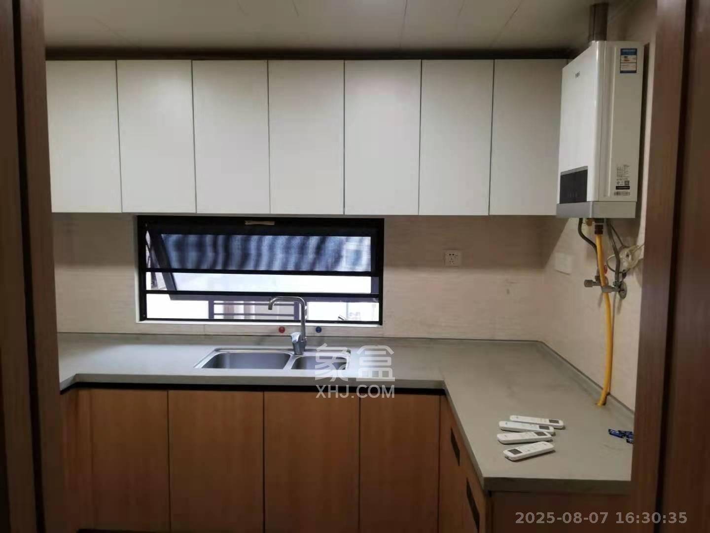 万科魅力之城非凡里 3室2厅2卫 2500.0元/月 万科魅力之城非凡里 3室2厅2卫 2500.0元/月室内图