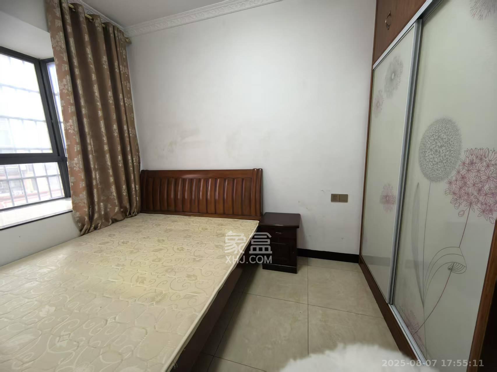 五星龙廻塘小区 3室2厅2卫 2000.0元/月 五星龙廻塘小区 3室2厅2卫 2000.0元/月室内图