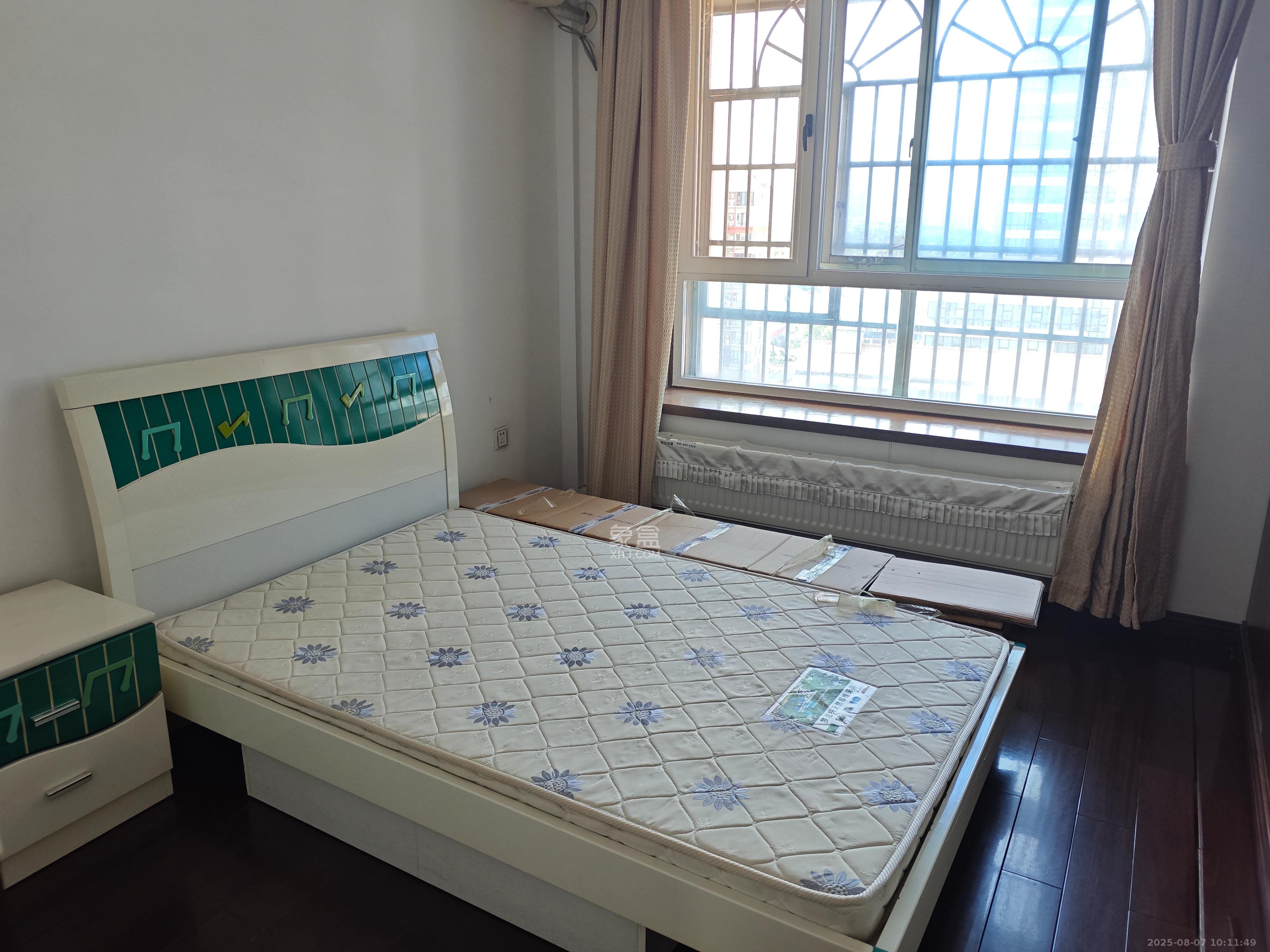 西南明苑  4室2厅2卫   3000.00元/月室内图